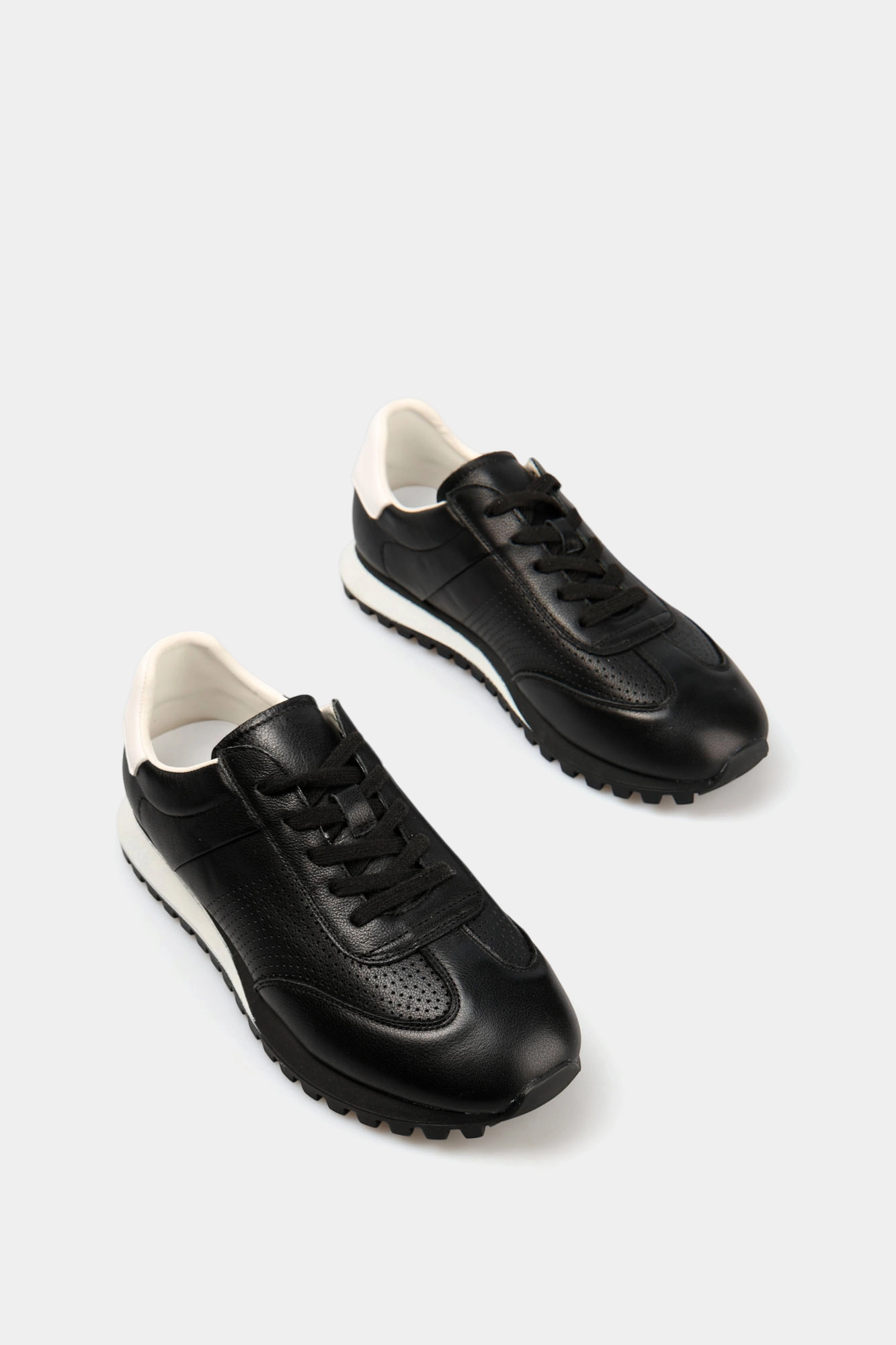 MC23682-WB Кроссовки Marc Cony Черный