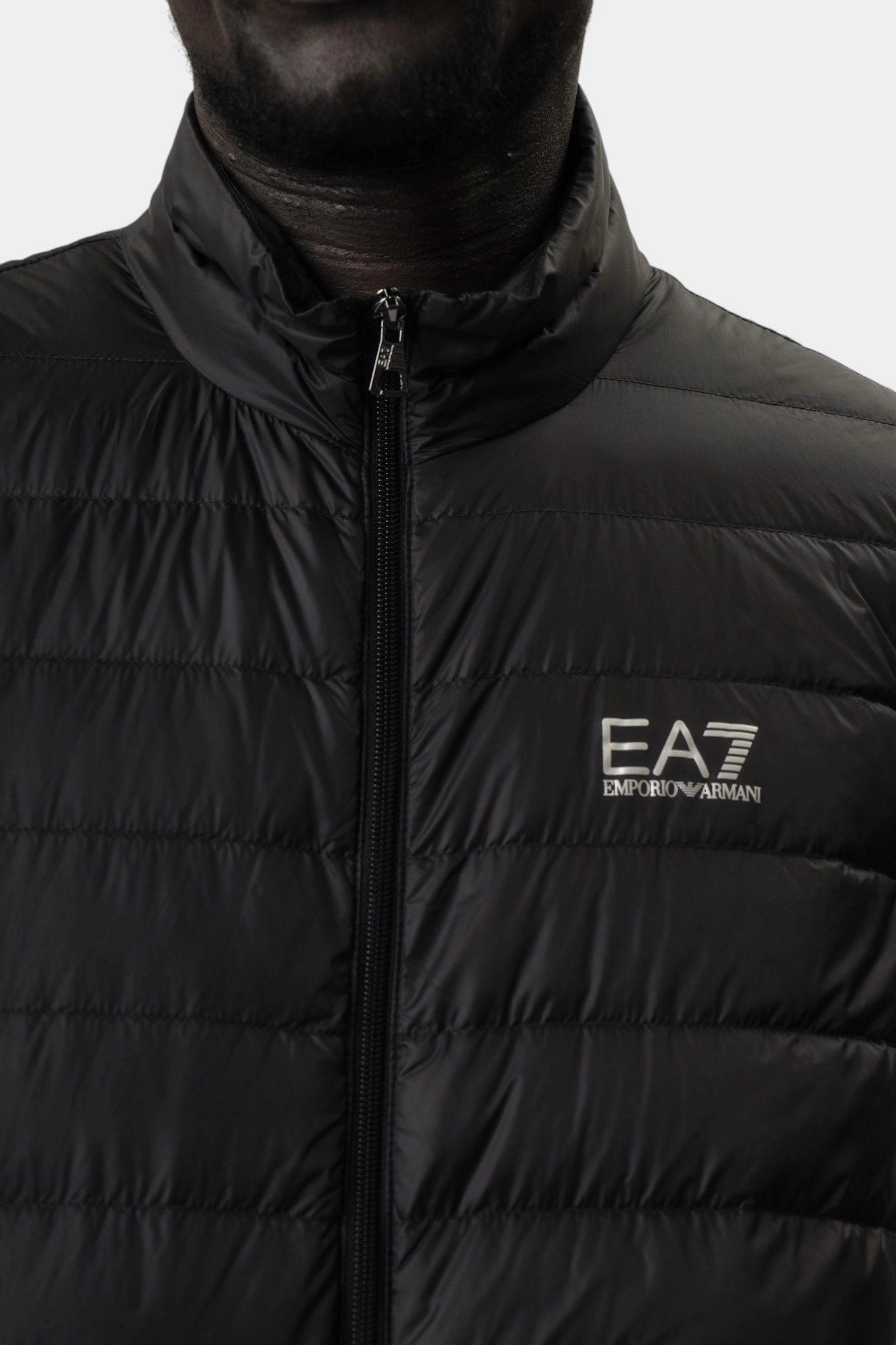 8NPQ06_PNGPZ Жилет EA7 Черный
