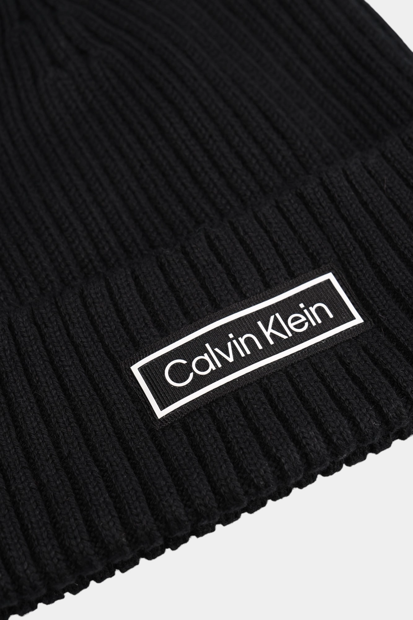 LV04D8053G Шапка Calvin Klein Jeans Черный