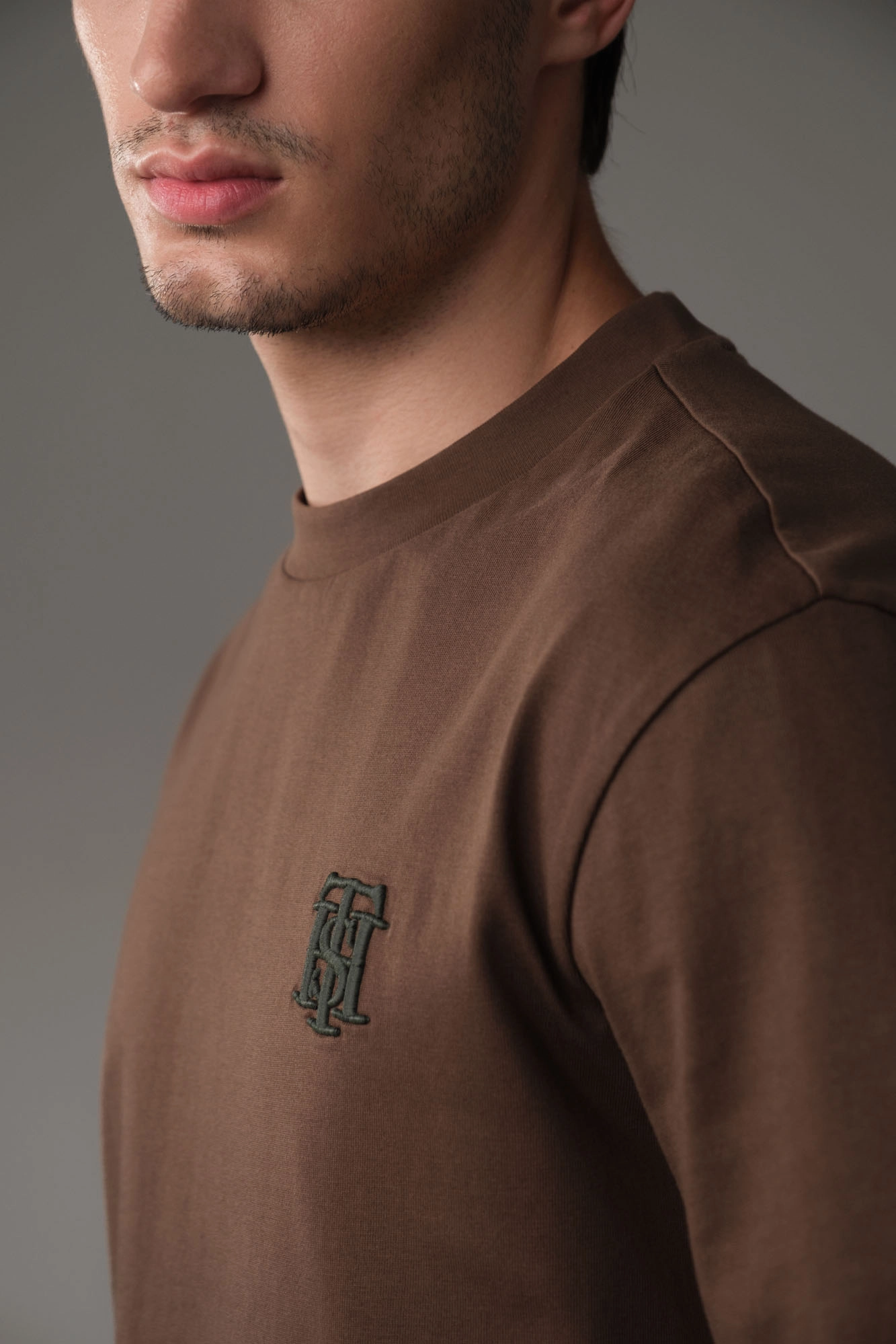 M-251-MA-22-8009 Футболка The Hills Коричневый