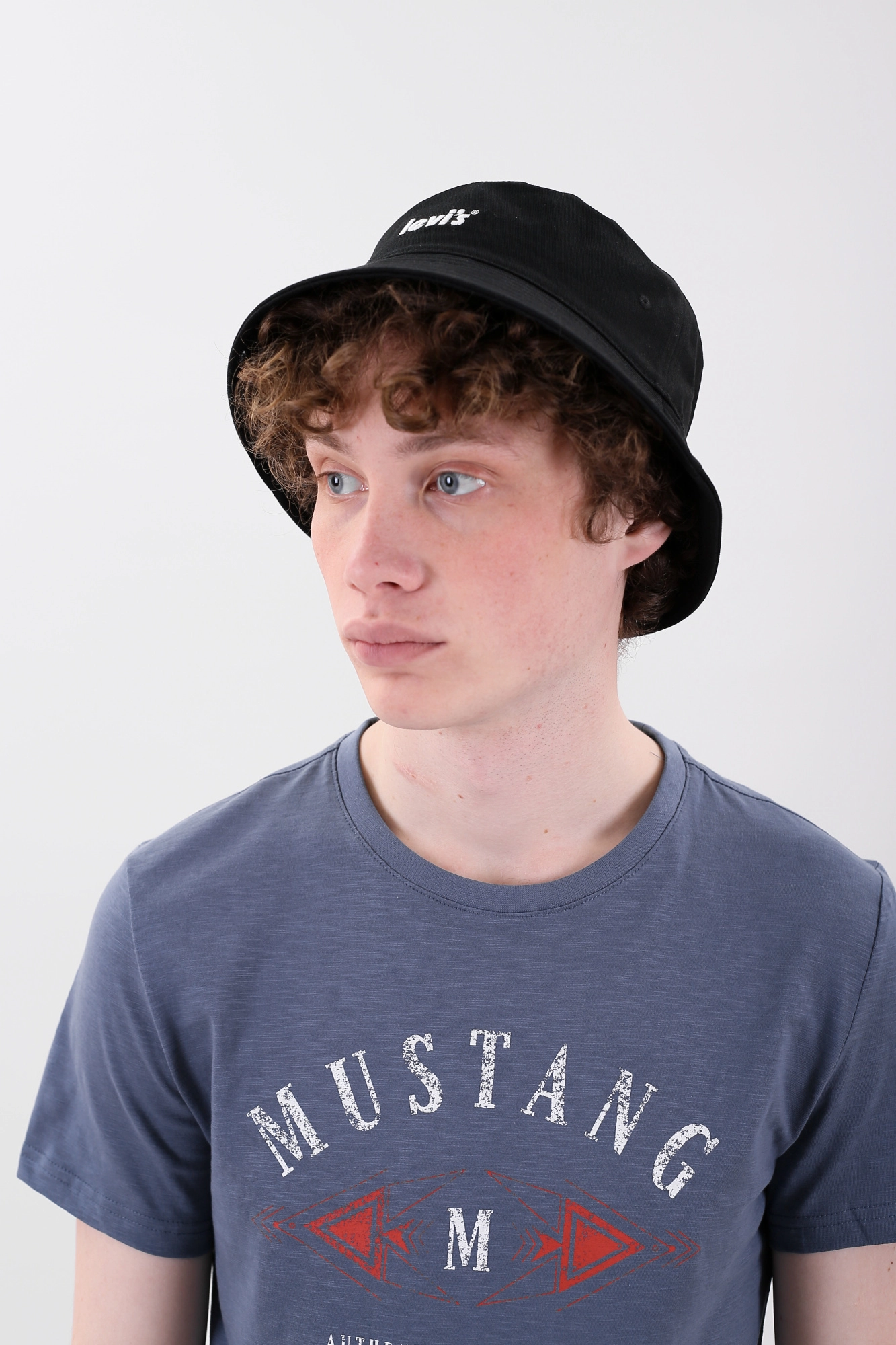 D665800020 Панама Levi`s Черный