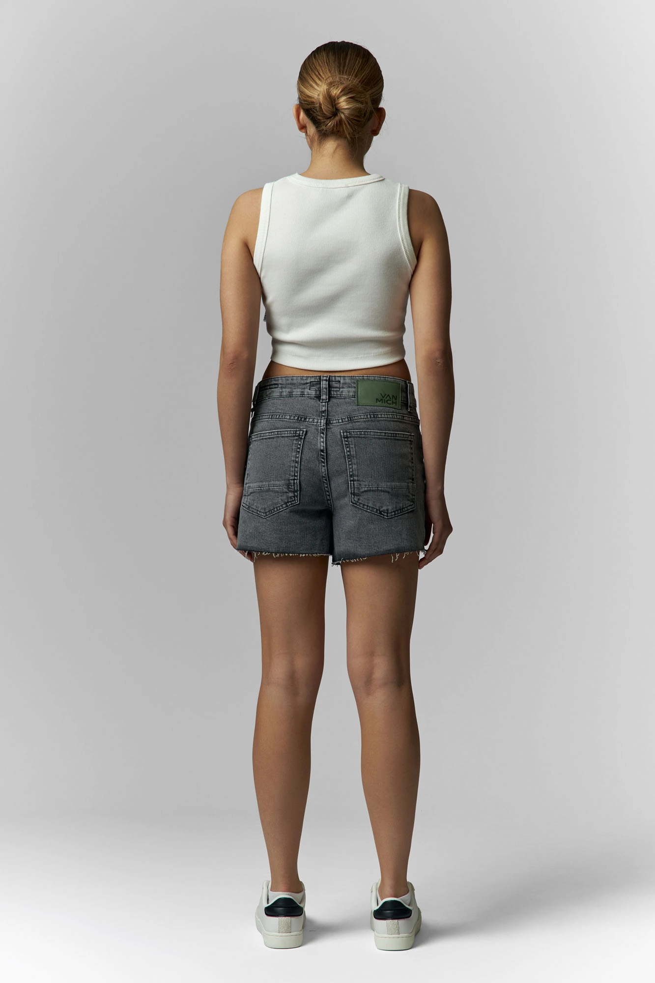 VW-OMA-33-014 шорты джинсовые van mich 