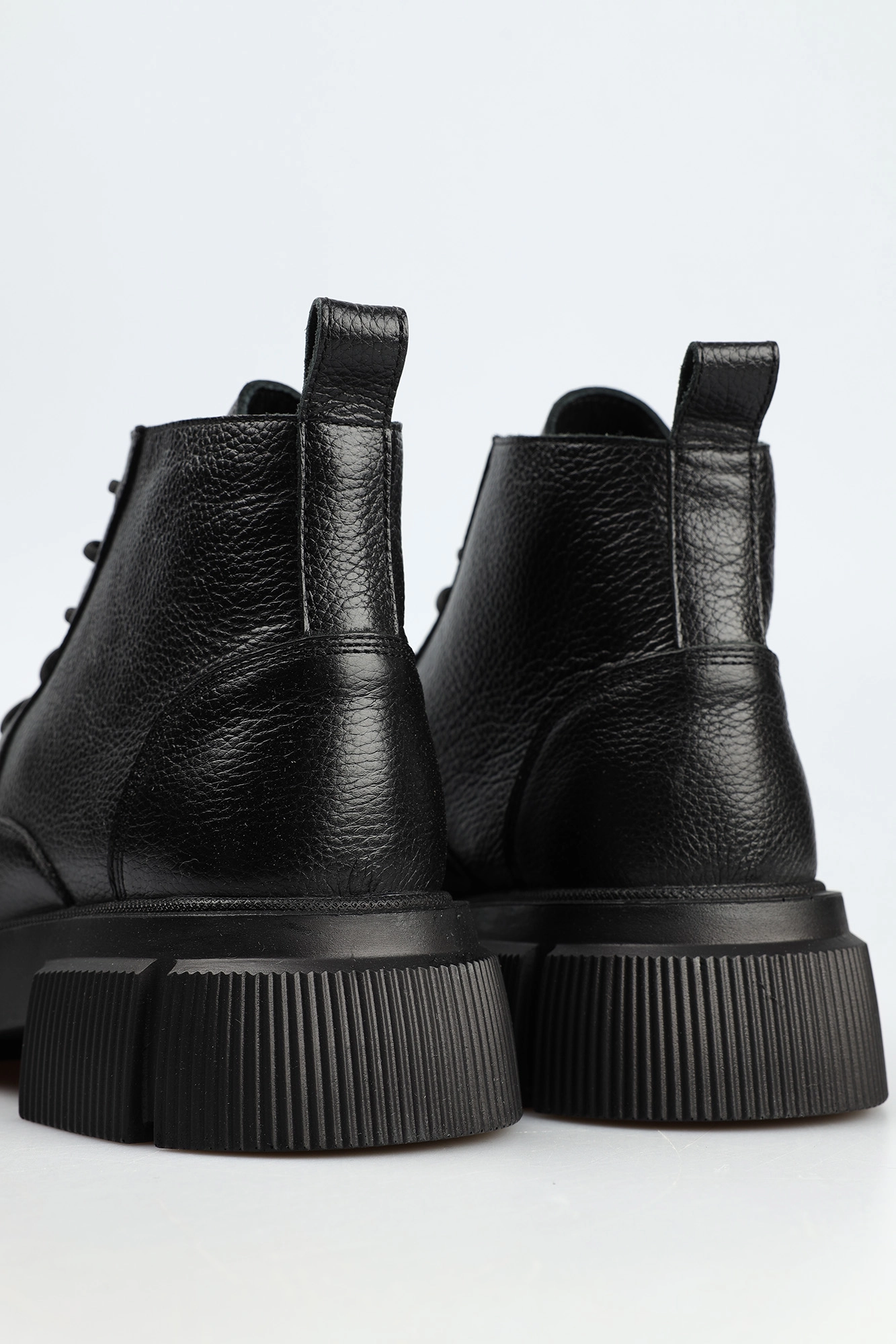 2731822 Ботинки Marc Cony Черный