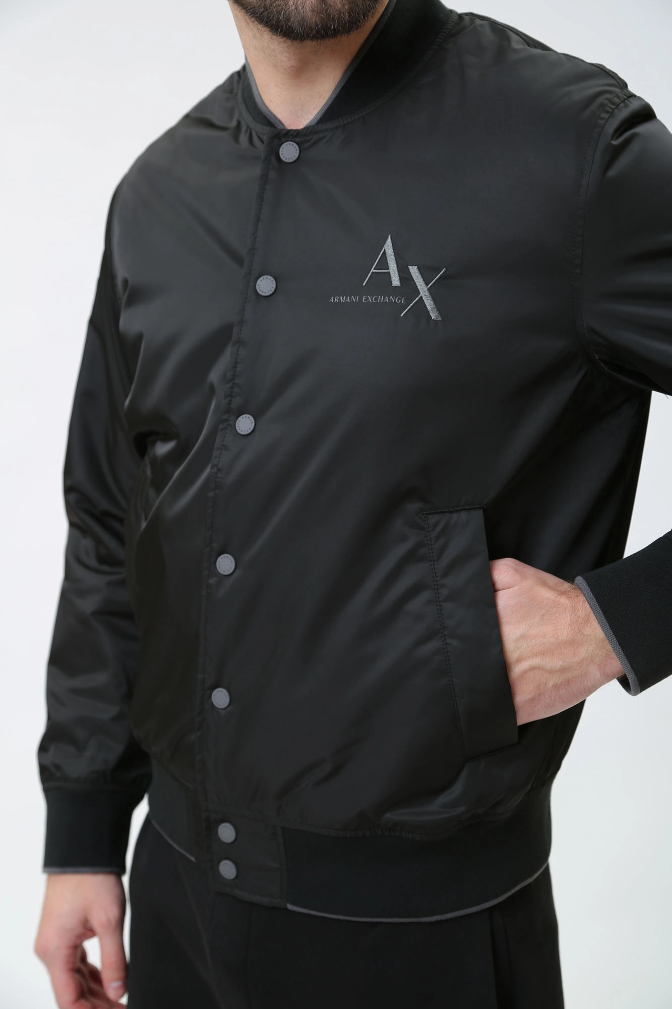 3DZB13_ZNJ7Z Бомбер Armani Exchange Черный