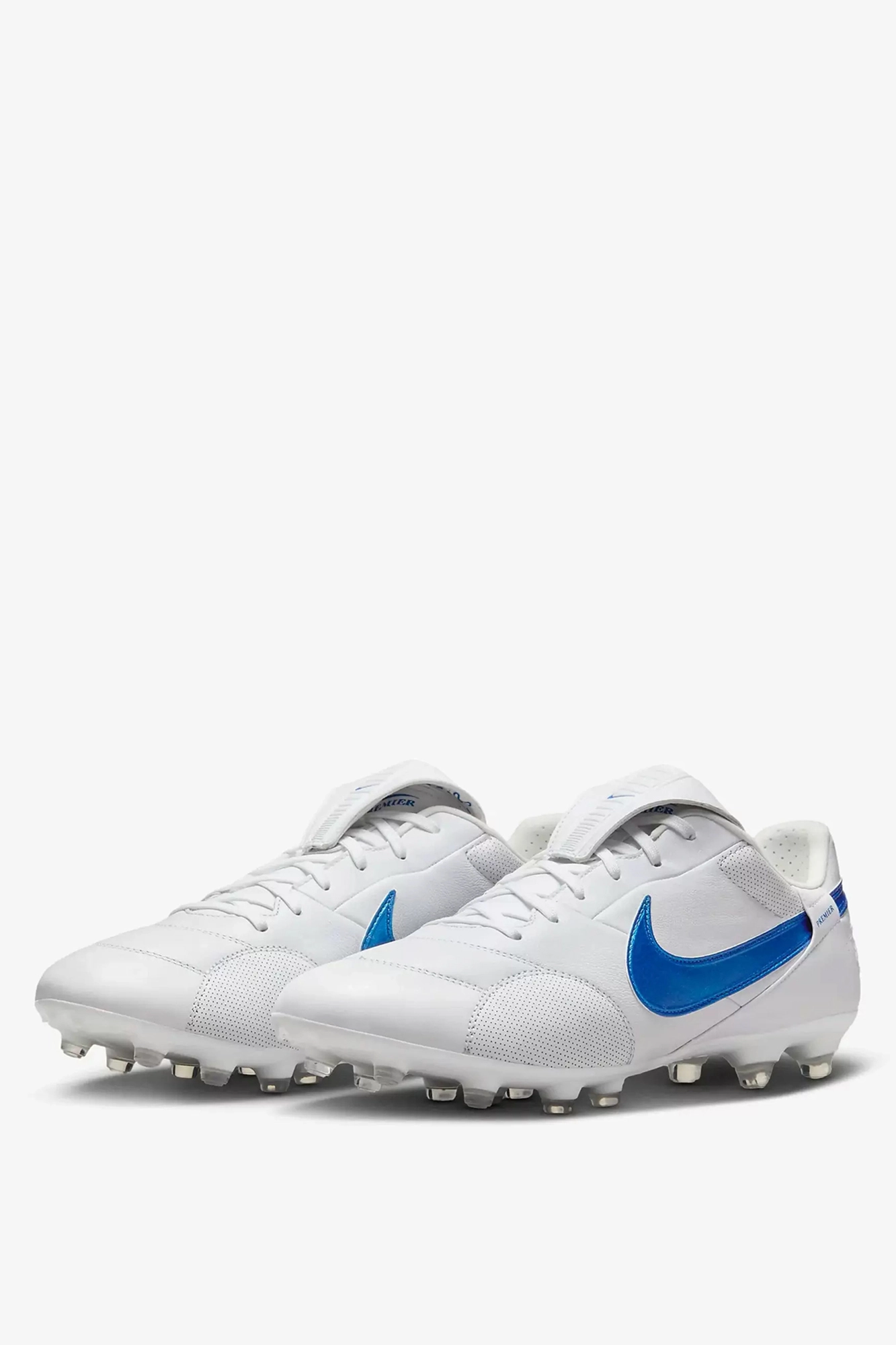 Футбольные бутсы Nike