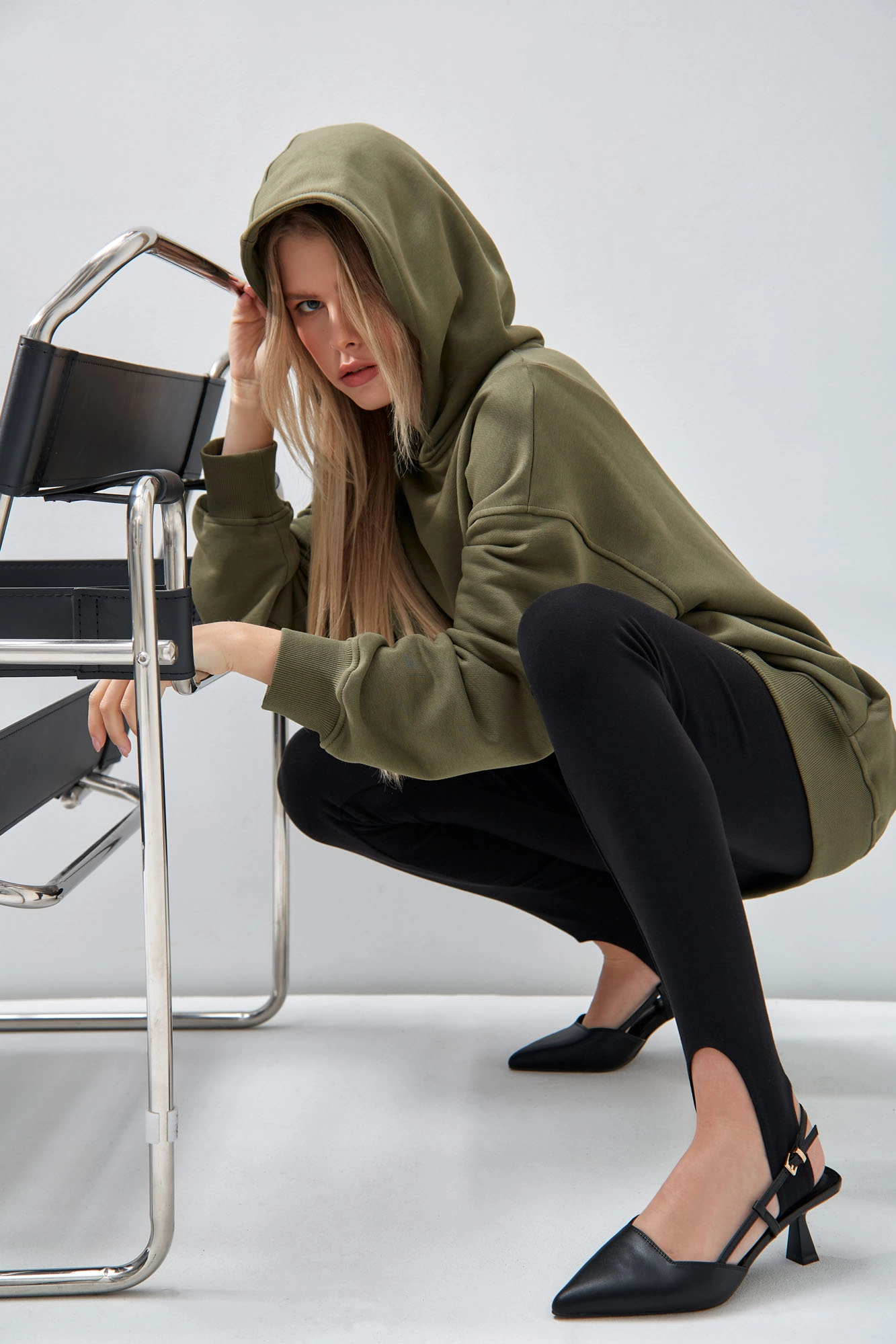 W-241-P-20-0063 худи the hills 