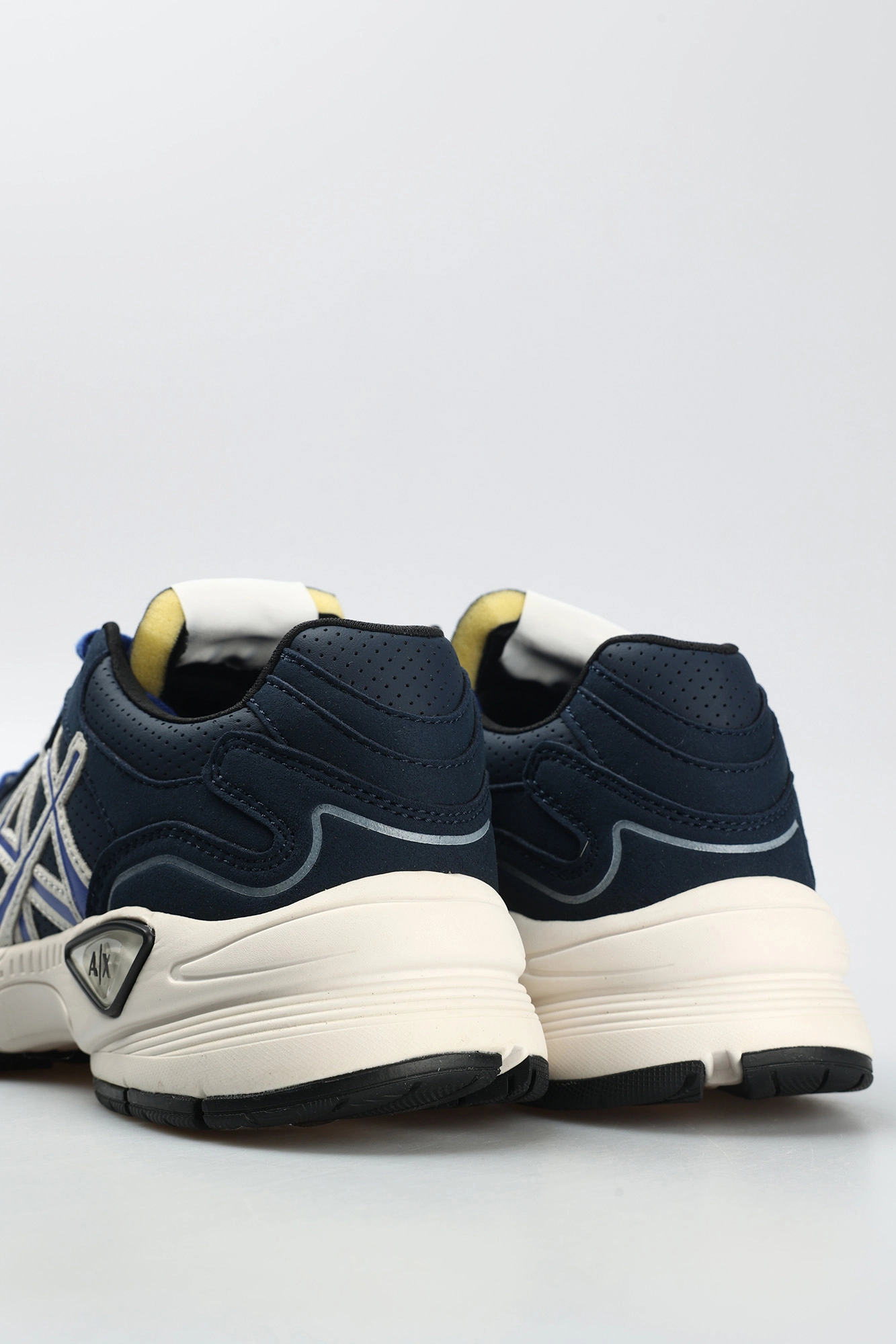 XUX188_XV775 Кроссовки Armani Exchange Синий