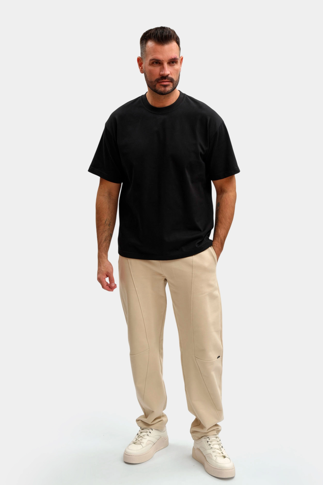 M-261-THT-22-1407 Футболка The Hills Черный