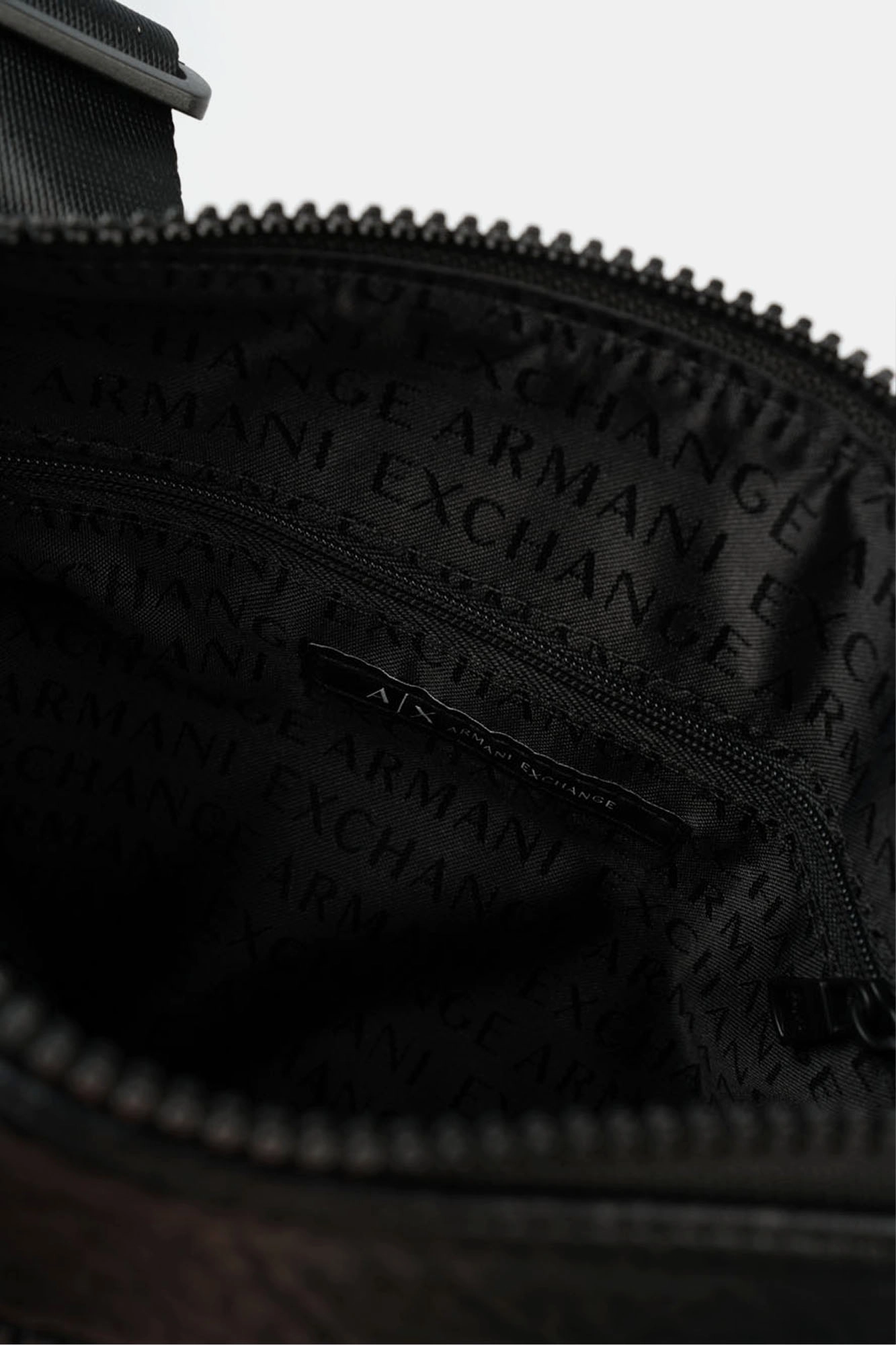 XM000852_AF12967 Сумка Armani Exchange Черный