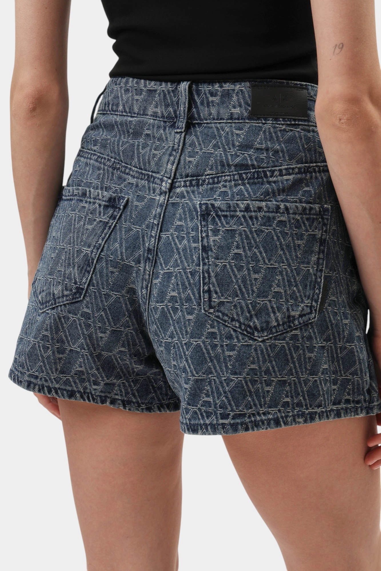 XW000555_AF12844 шорты джинсовые armani exchange 