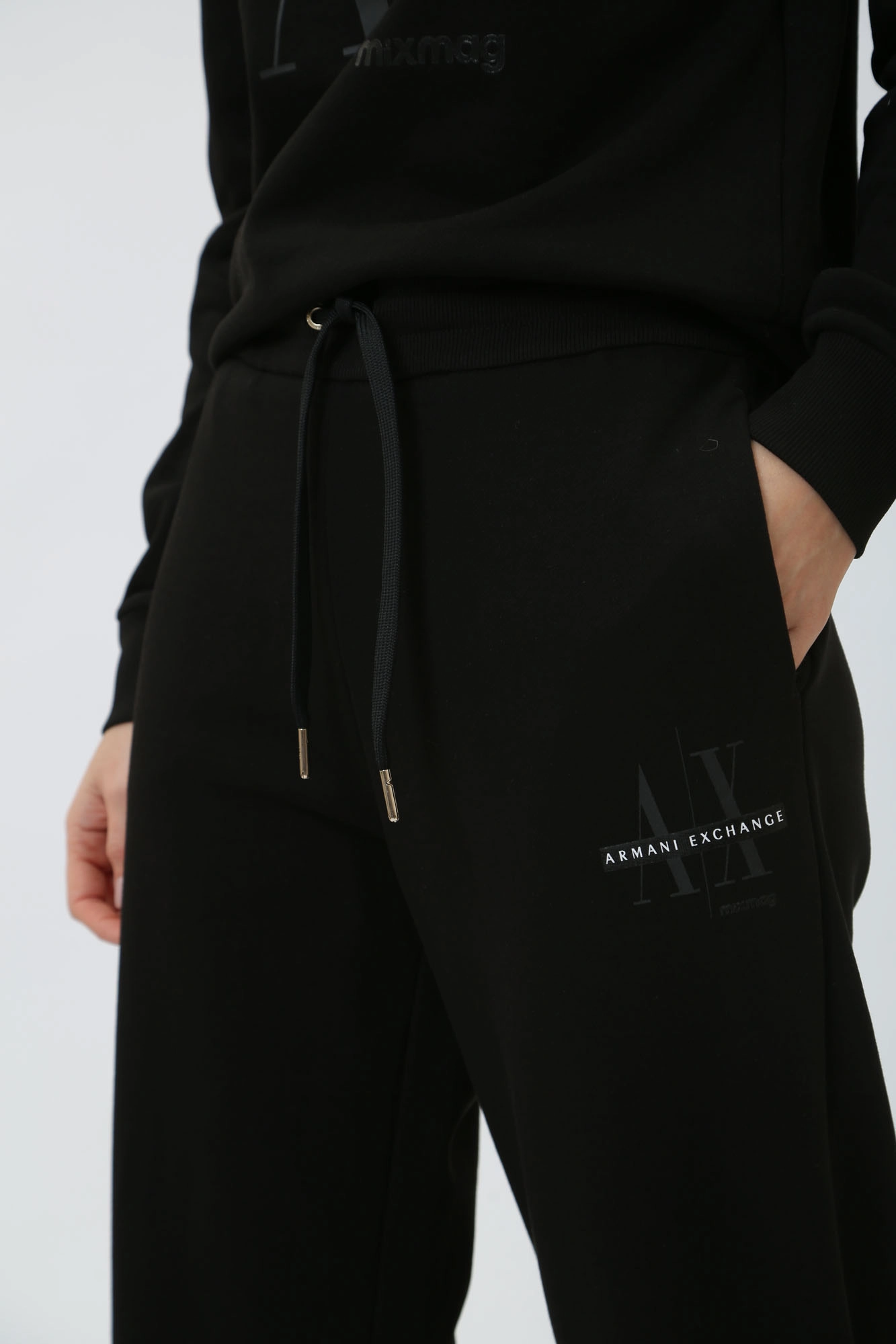 3DYP81_YJFMZ брюки спортивные armani exchange 