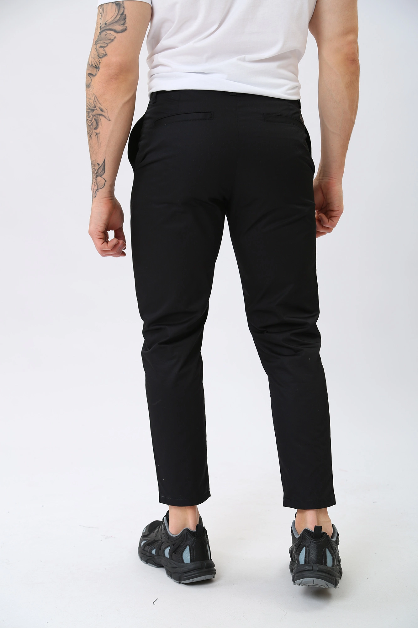 3RZP16_ZNXGZ Брюки чиносы Armani Exchange Черный