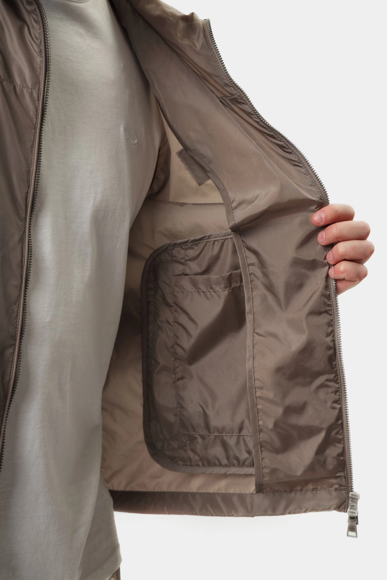 XM000342_AF12285 Ветровка Armani Exchange Капучино