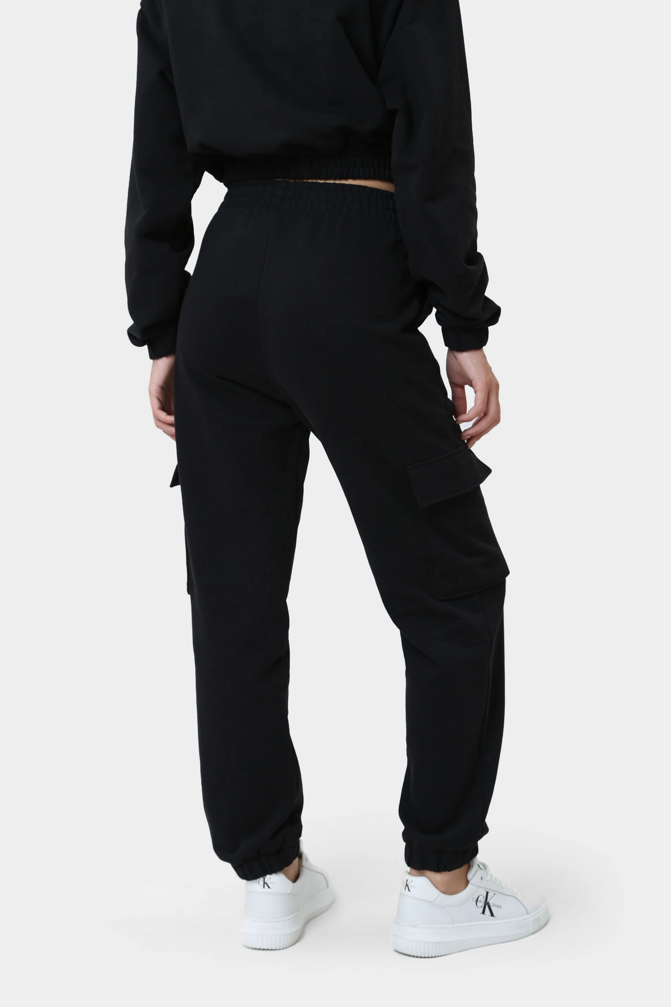 J20J223589 брюки спортивные calvin klein jeans 