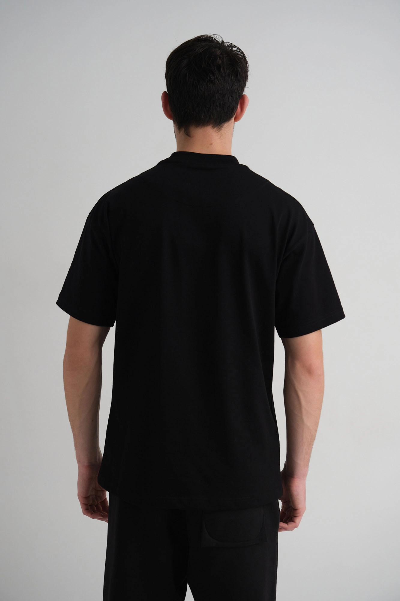 M-242-TU-22-0005 Футболка The Hills Черный