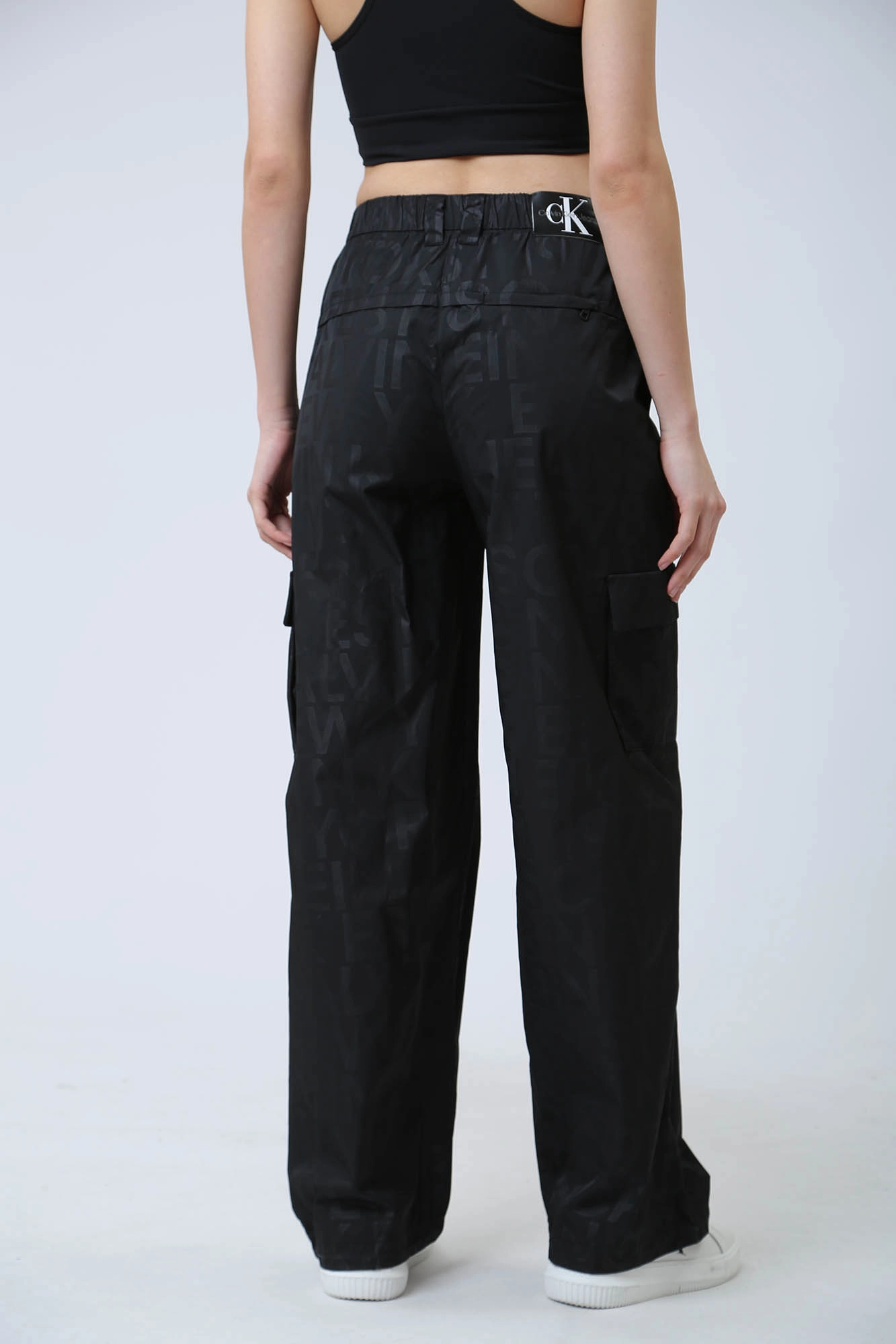 J20J222596 брюки calvin klein jeans 