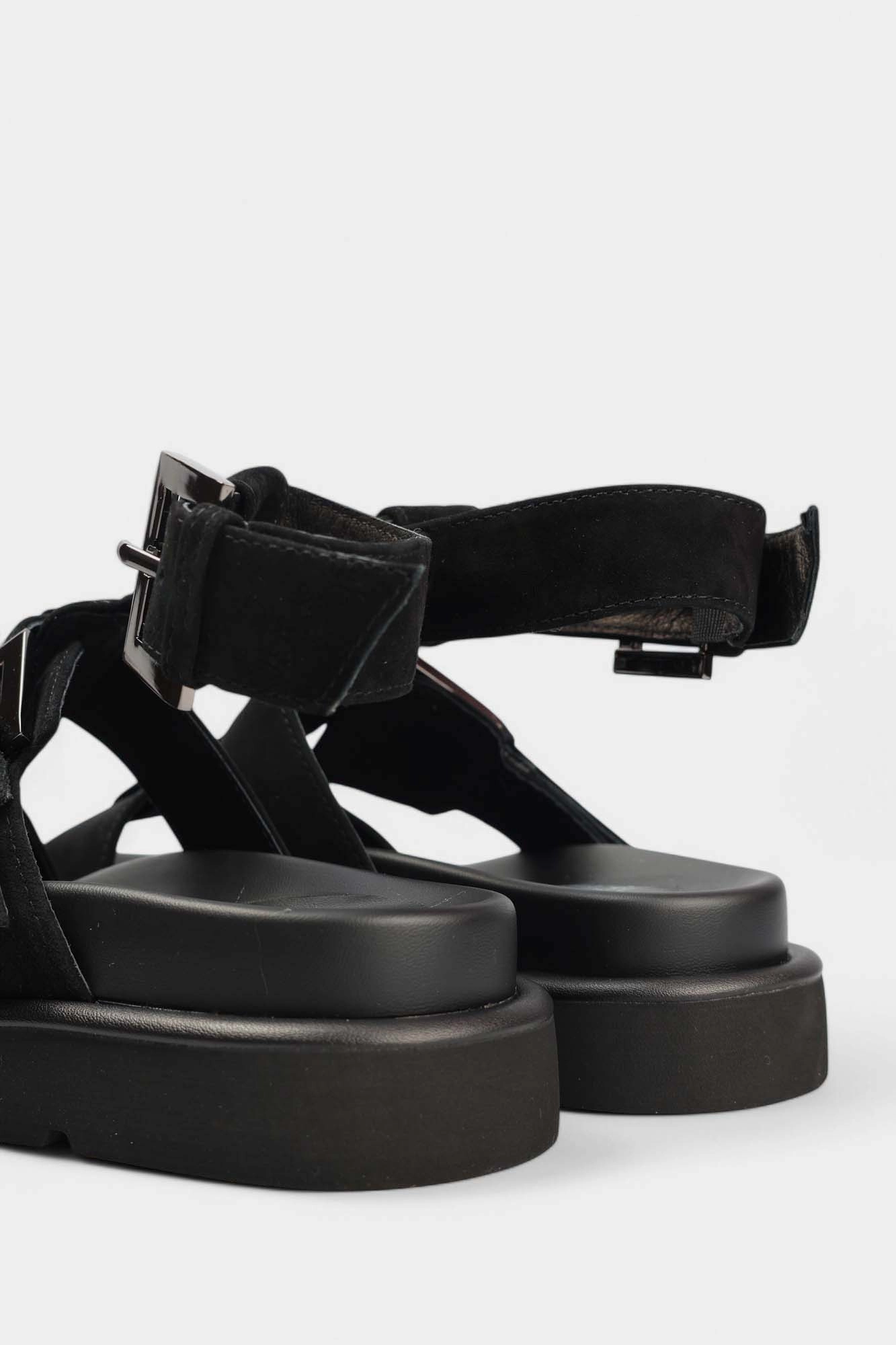 QS569-F225 Сандалии Graciana Черный