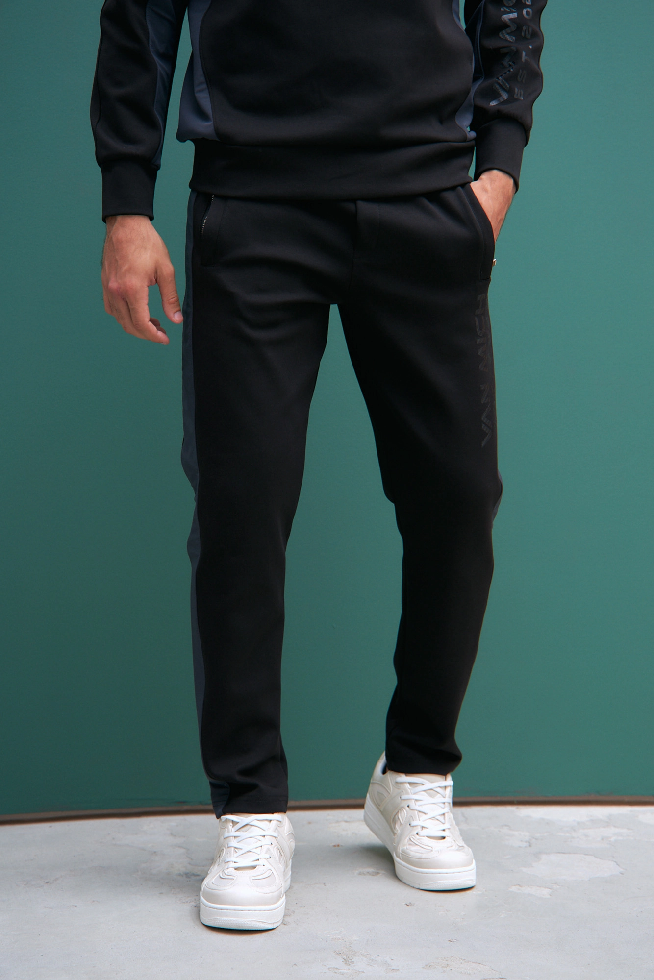 VM-232-20-123 Брюки спортивные Van Mich Черный