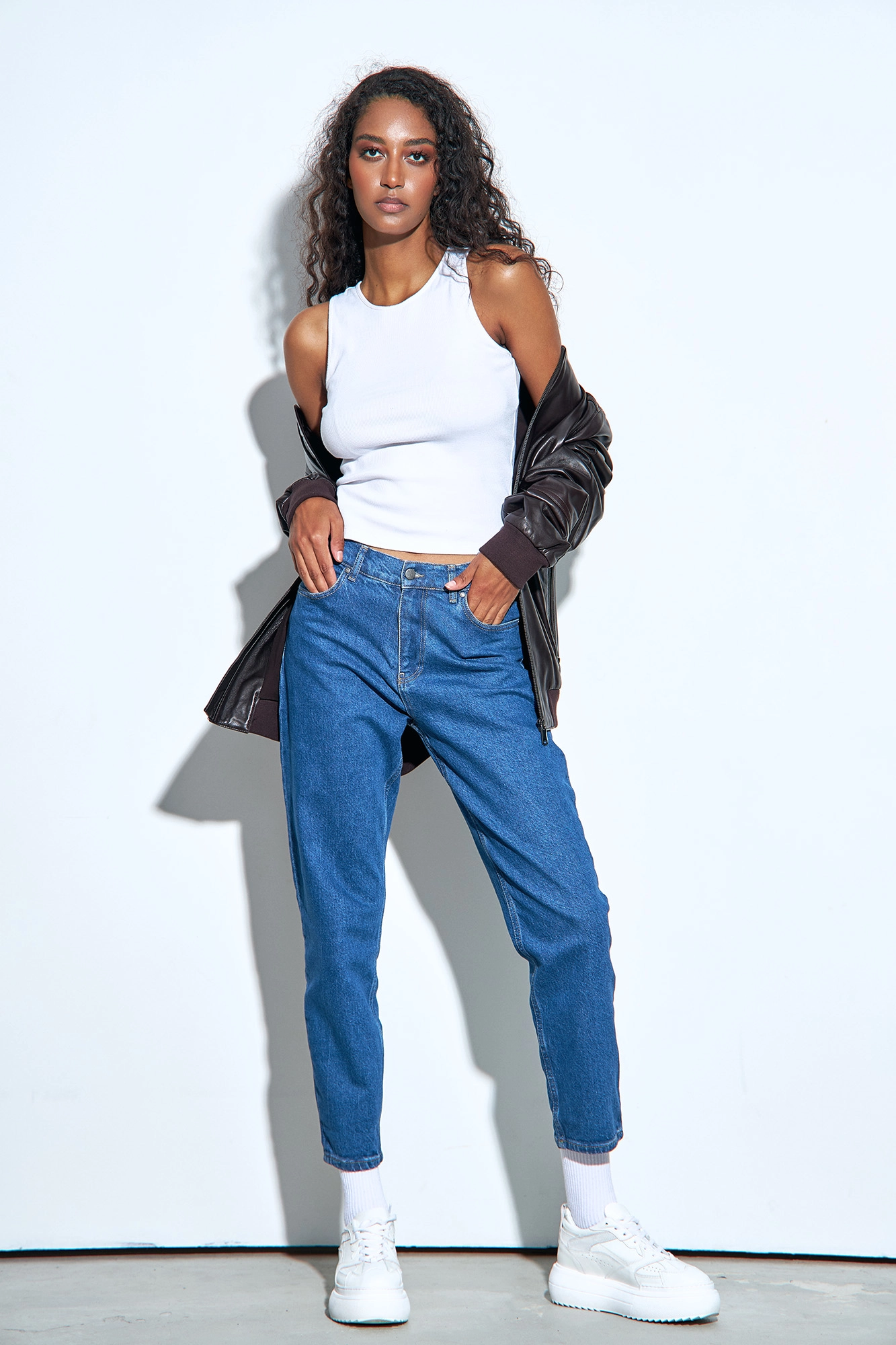 Vans and mom jeans cheap