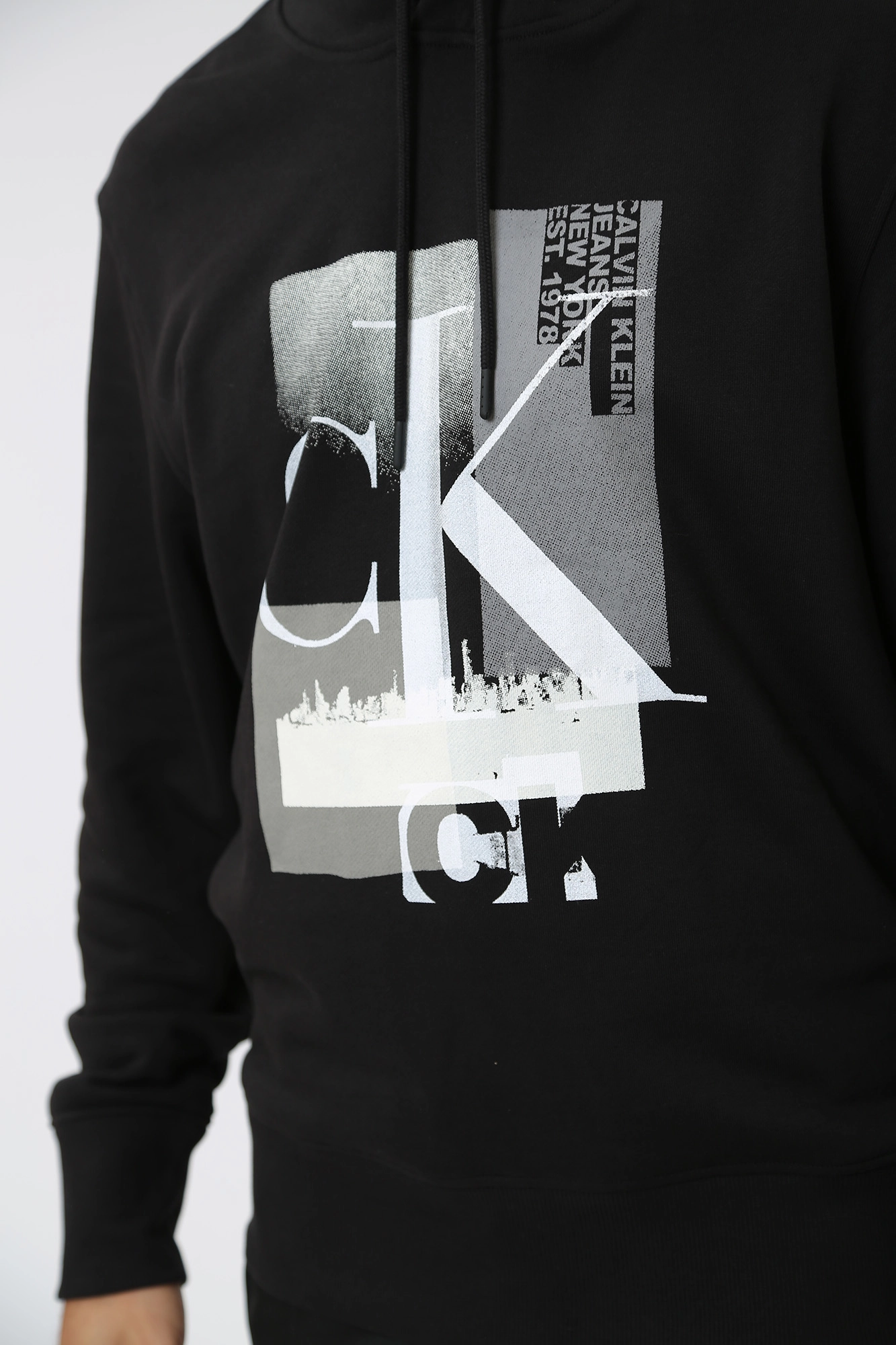 J30J324310 Худи Calvin Klein Jeans Черный