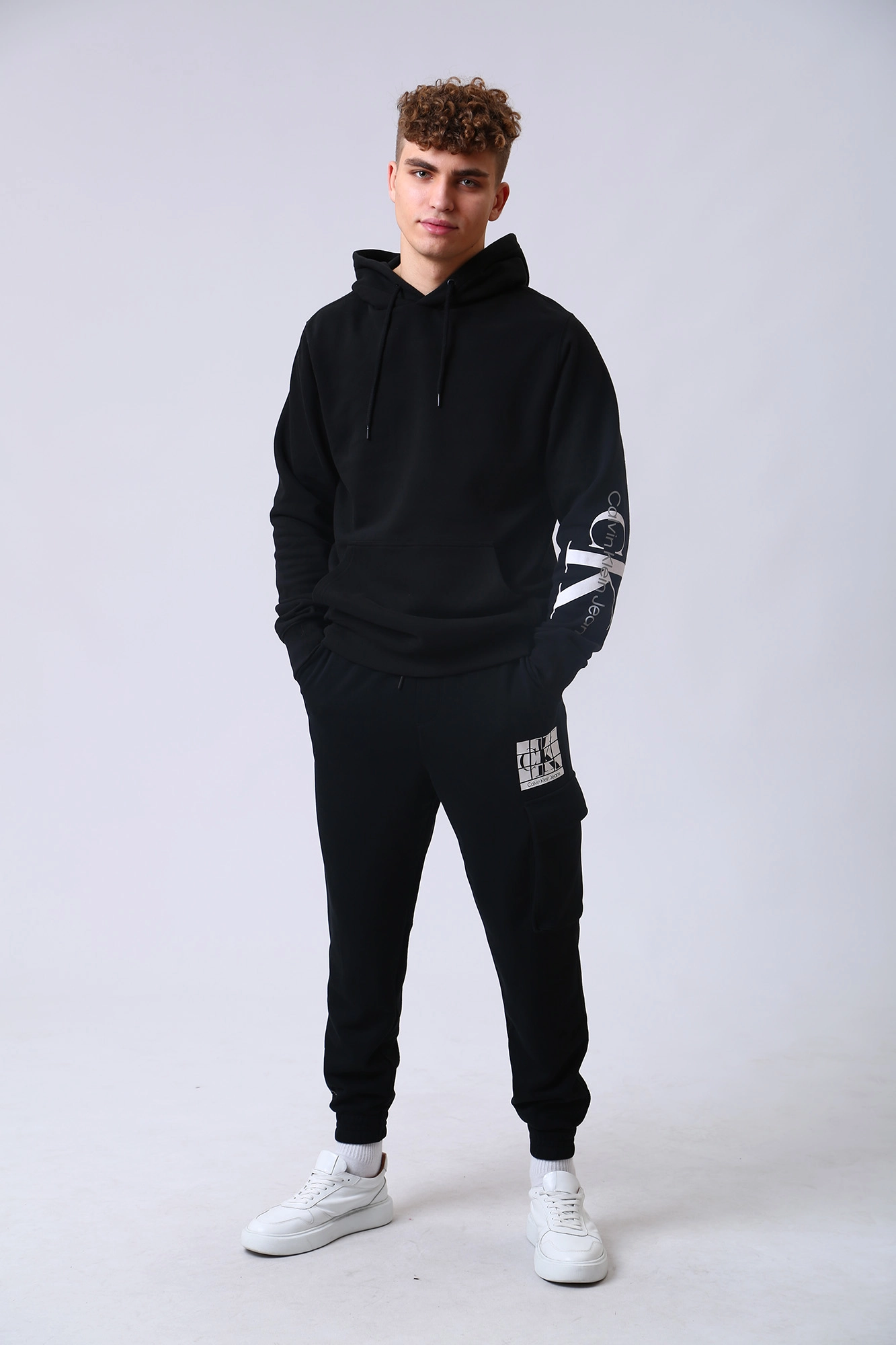 J30J323023 Худи Calvin Klein Jeans Черный