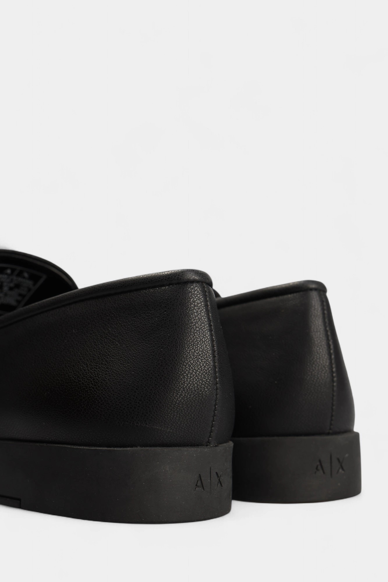 XW001635_AF13876 Лоферы Armani Exchange Черный