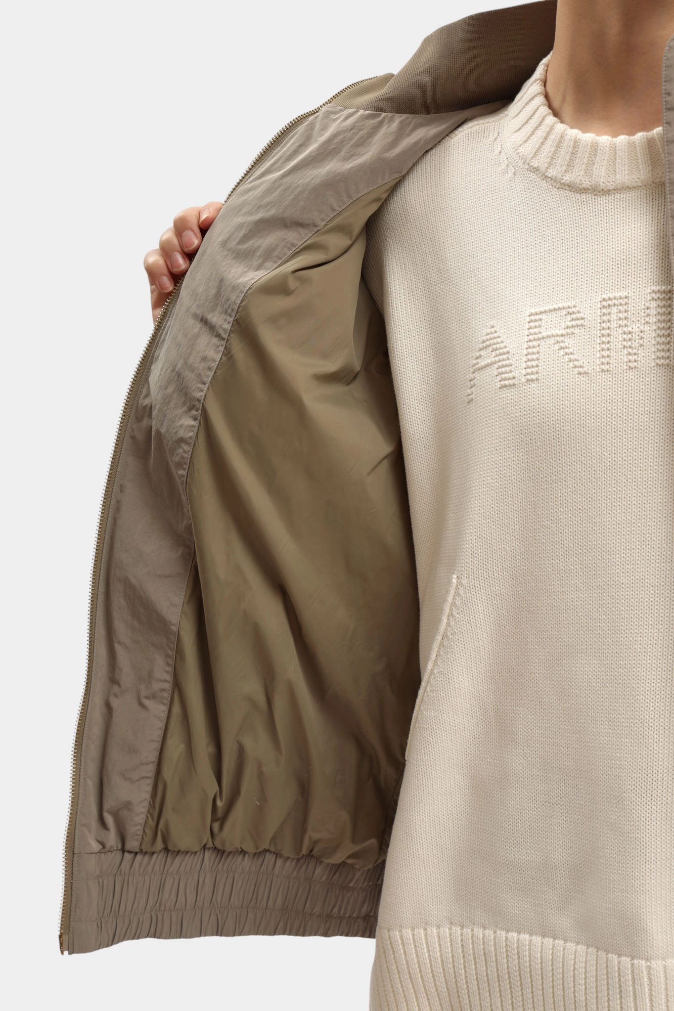 XW000670_AF16210 бомбер armani exchange 