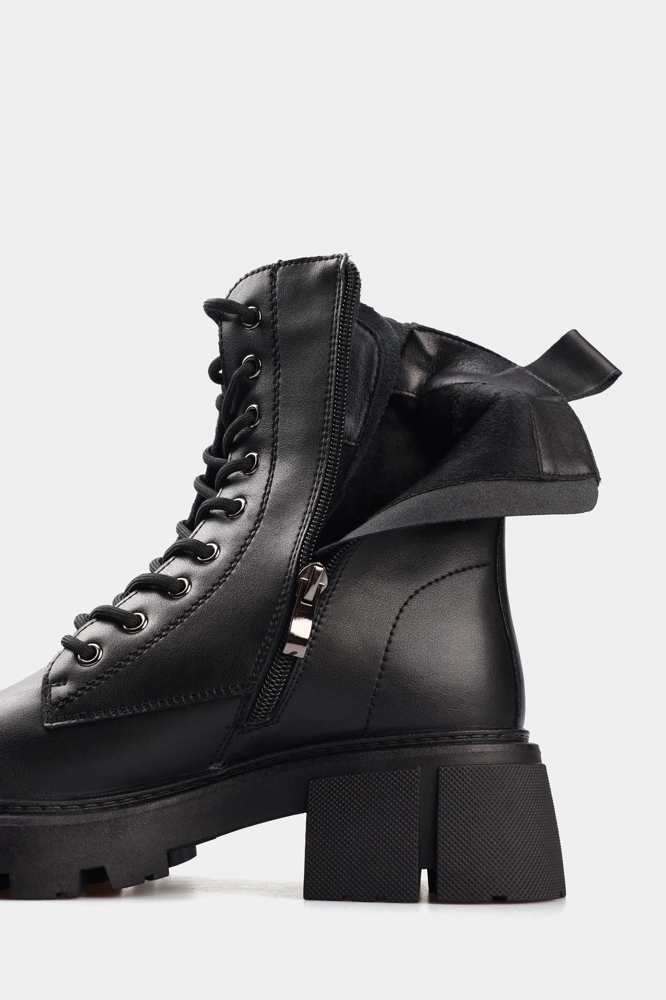 CAN53_A76 Ботинки Marc Cony Черный