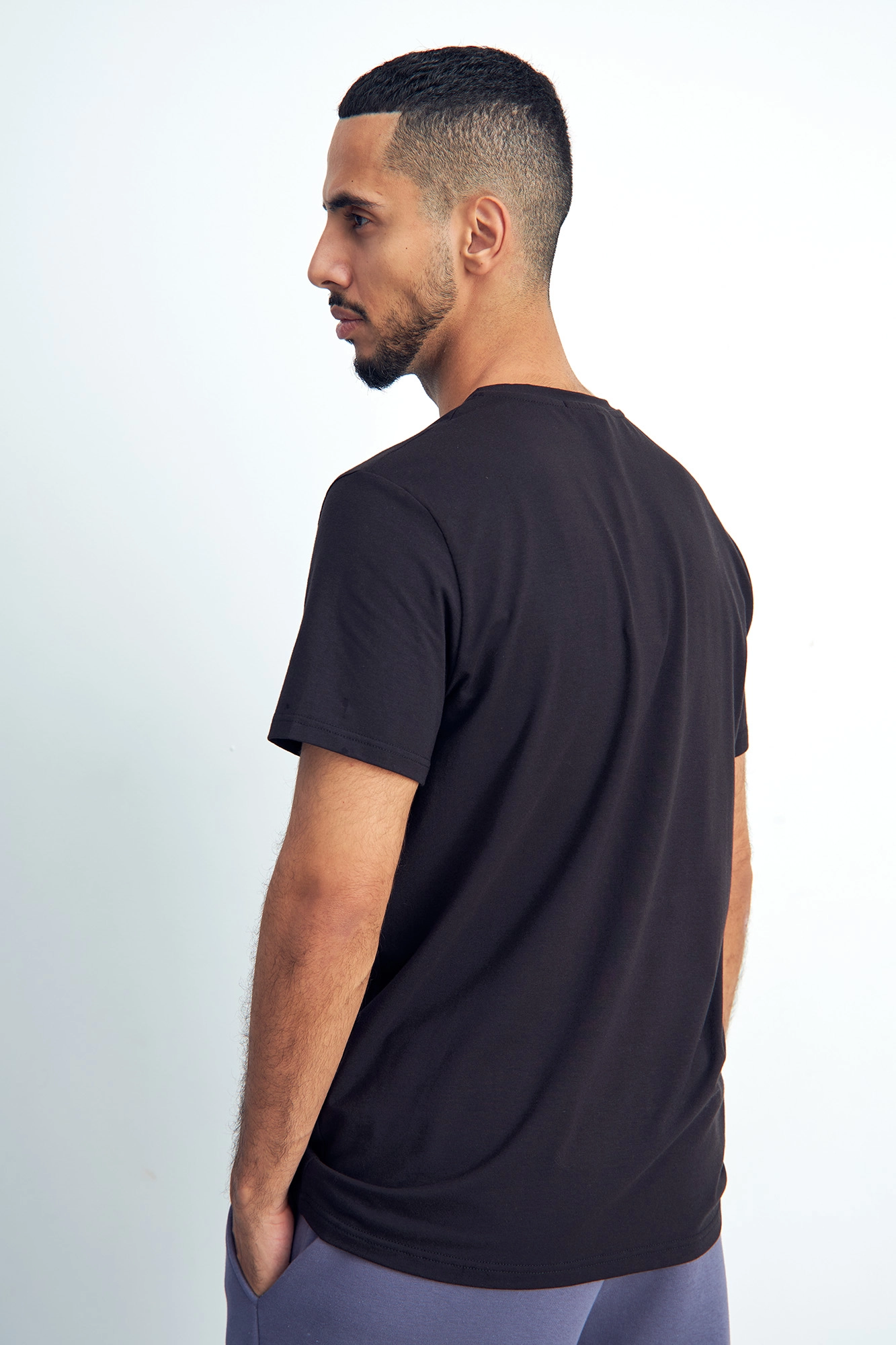 M-232-P-22-0051 Футболка The Hills Черный