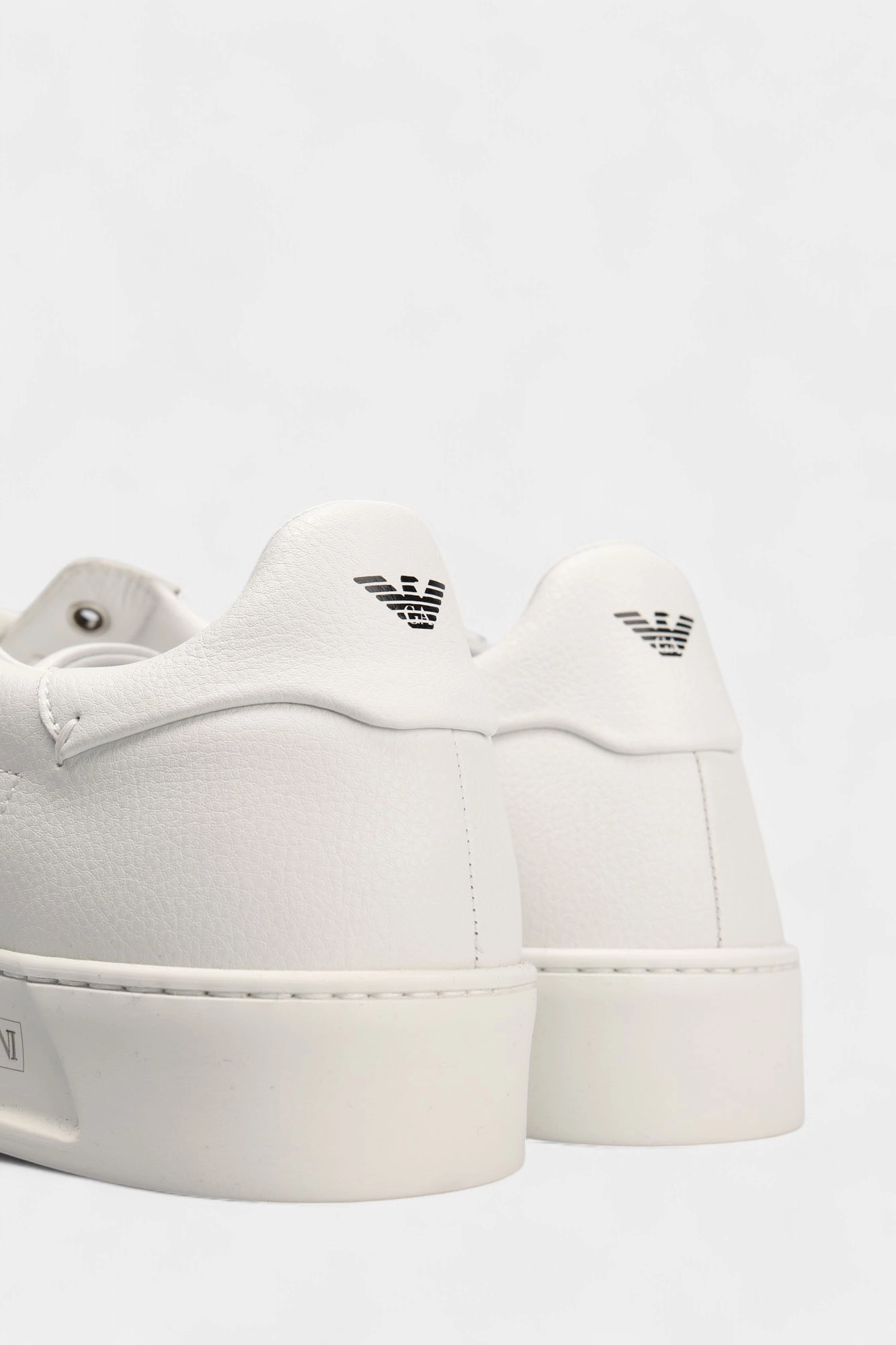 X3X241_XR375 Кеды Emporio Armani Белый