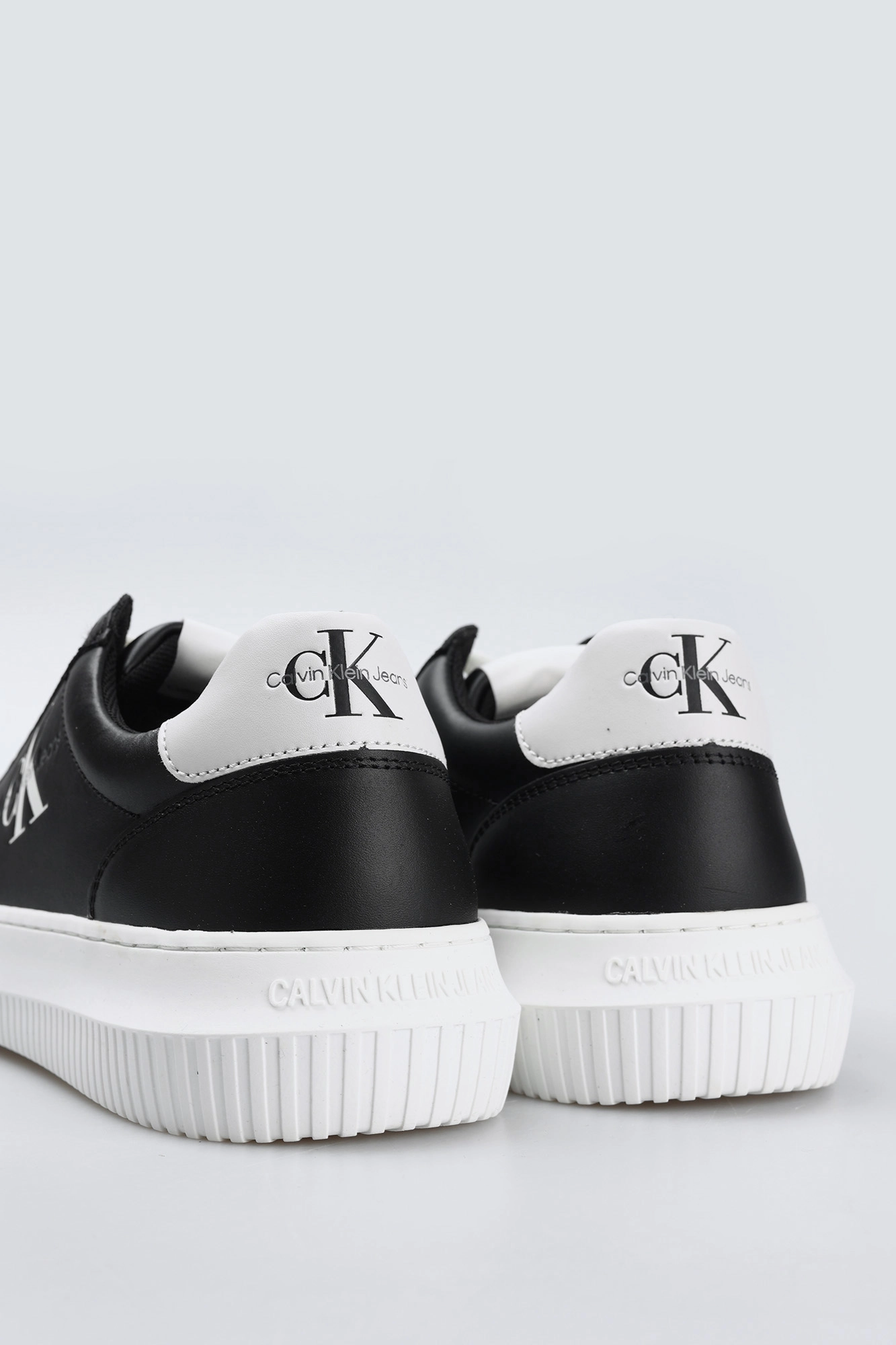 Calvin Klein Jeans YM0YM00681 0GJ Med Online.ru