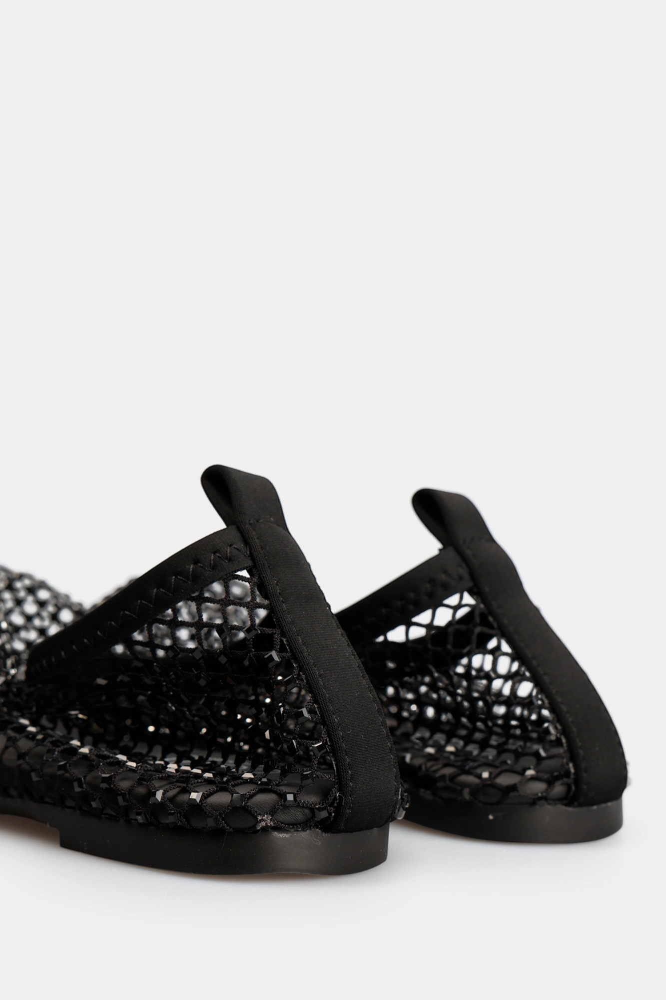 MC23805-WB Туфли закрытые Marc Cony Черный