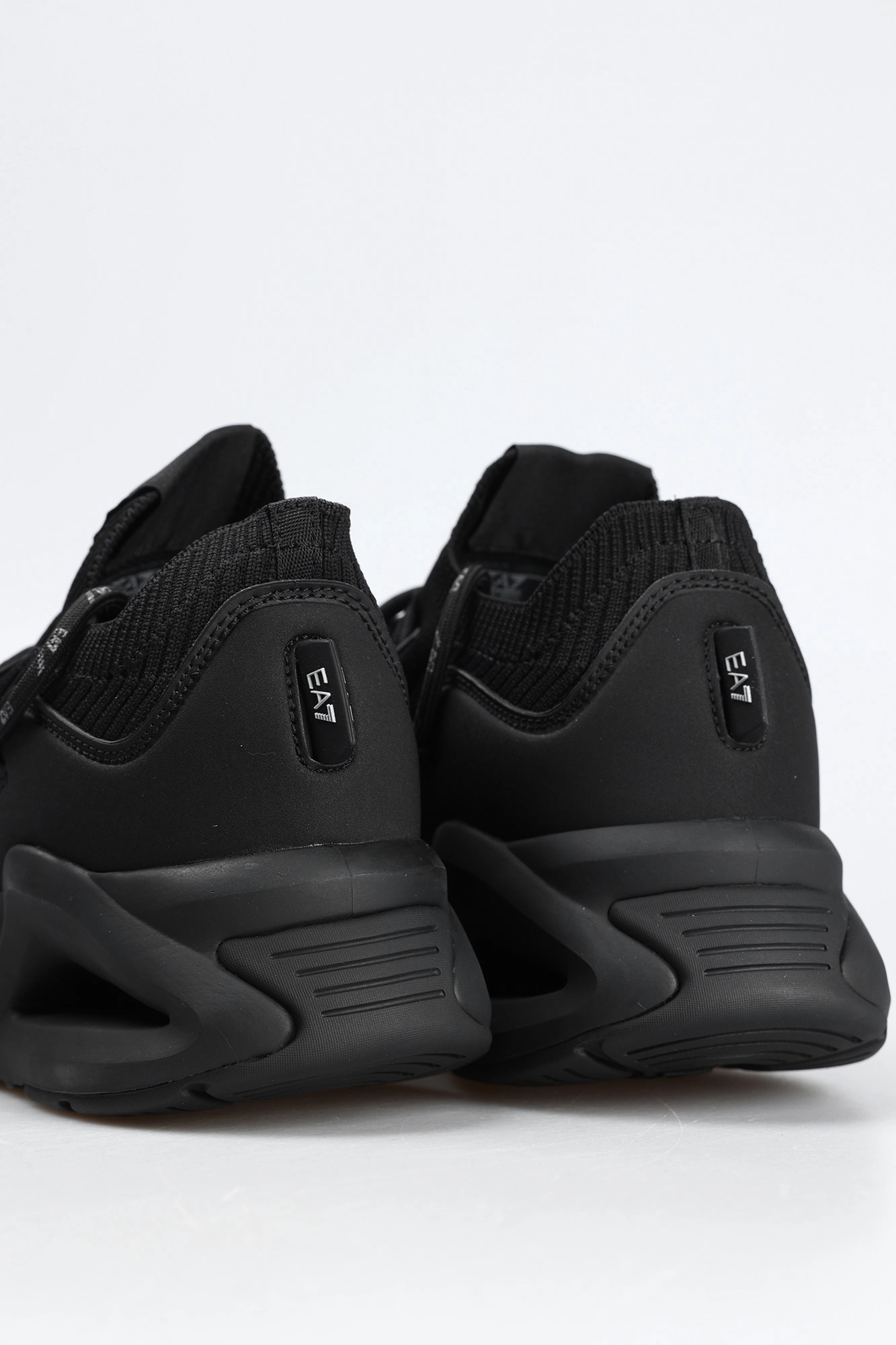 X8X087_XK227 Кроссовки EA7 Черный
