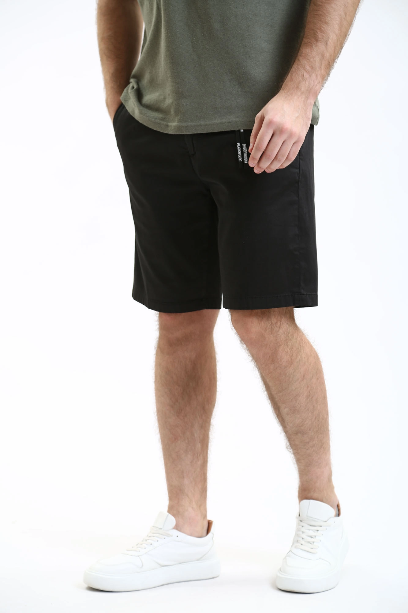 30036807_10015398 Шорты Strellson Черный