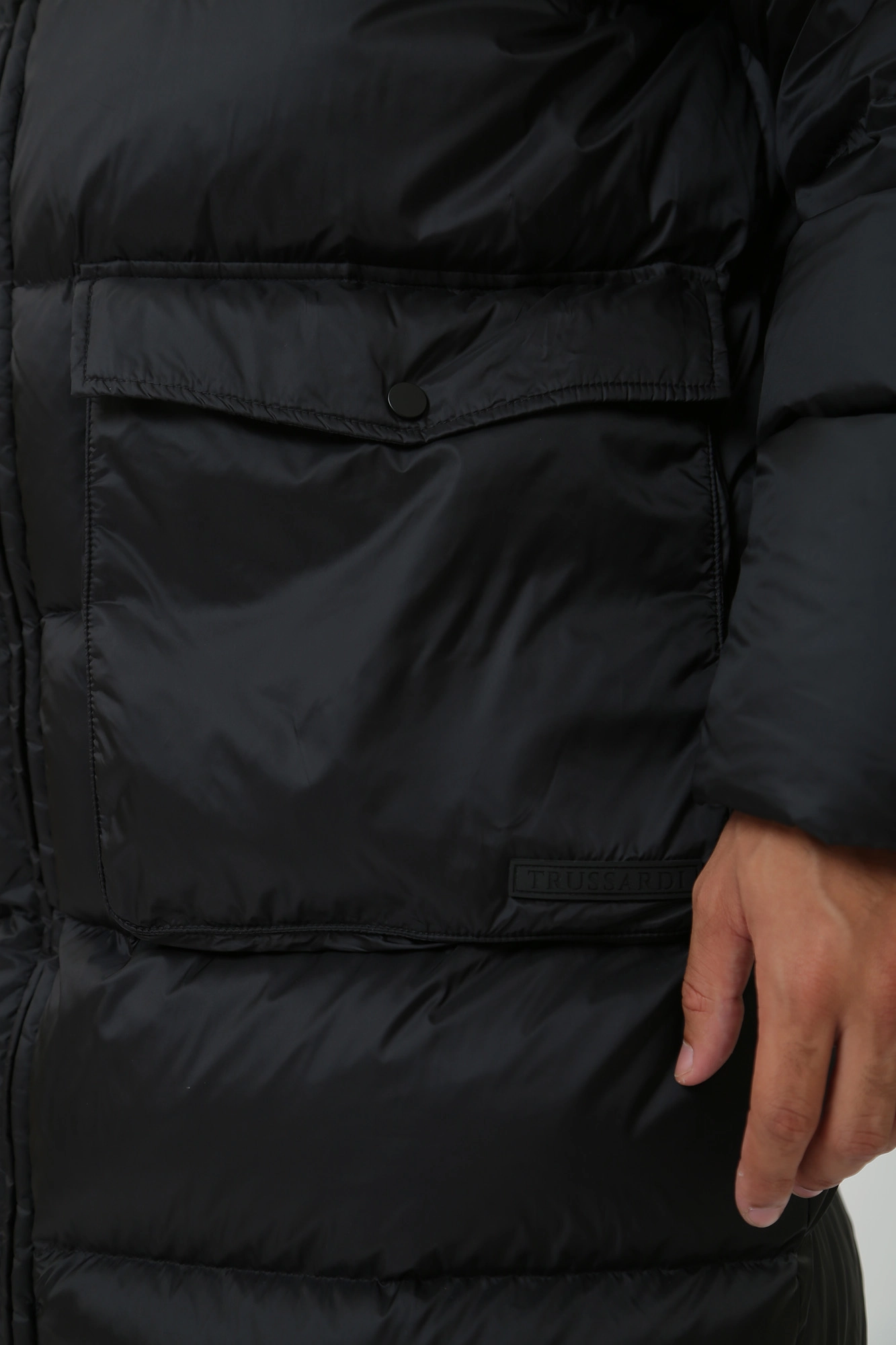 52S00976-1T006318 Пальто пуховое Trussardi Черный