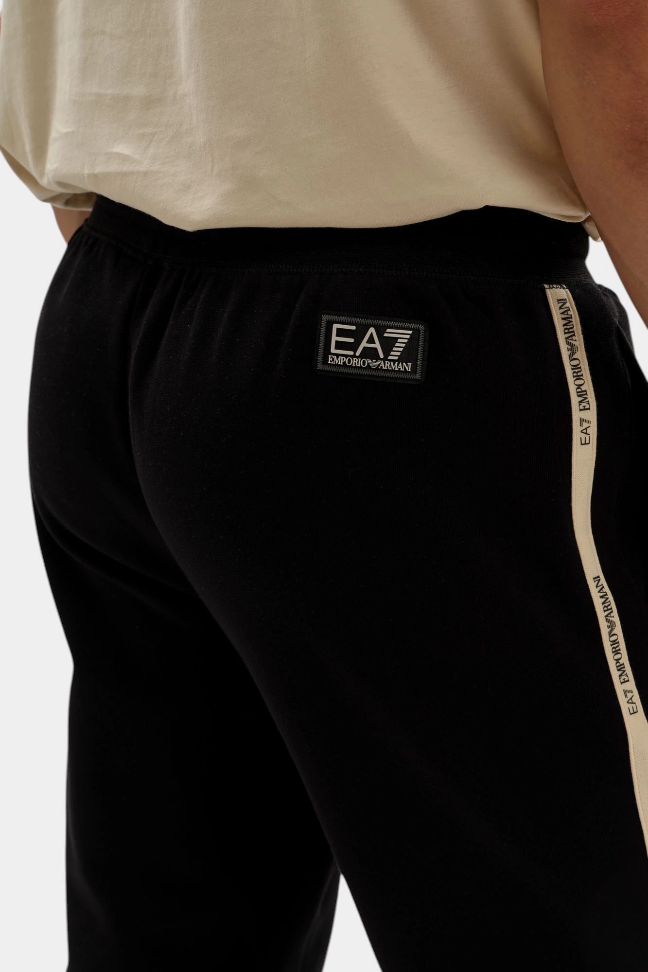 7M000974_AF10377 Брюки спортивные EA7 Черный