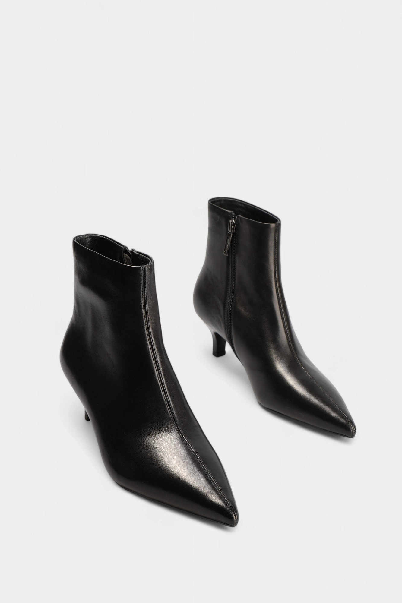 S8-278-601 Ботильоны Graciana Черный