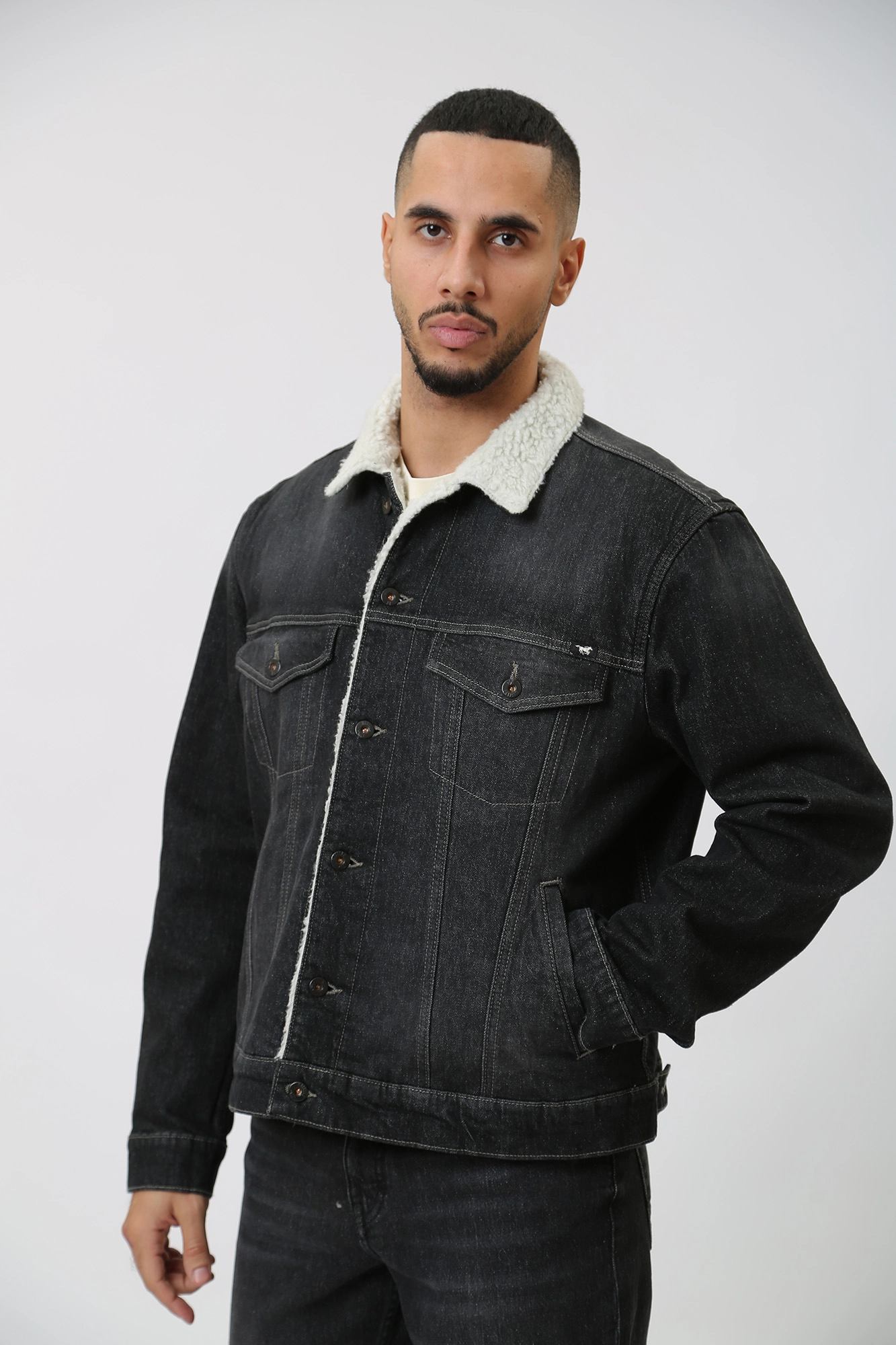 1014619-4000 Куртка джинсовая утепленная Mustang Черный