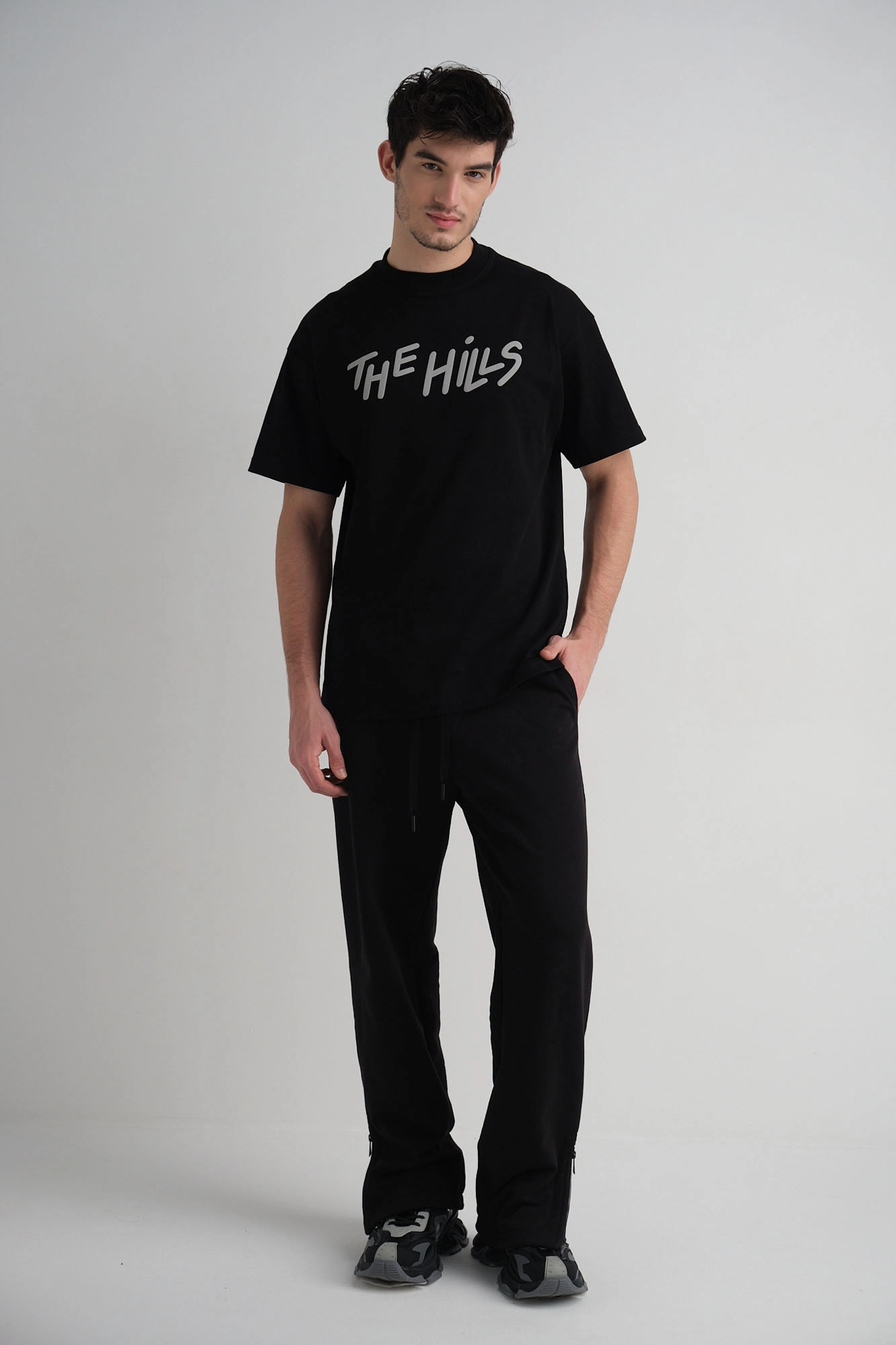 M-242-TU-22-0005 Футболка The Hills Черный