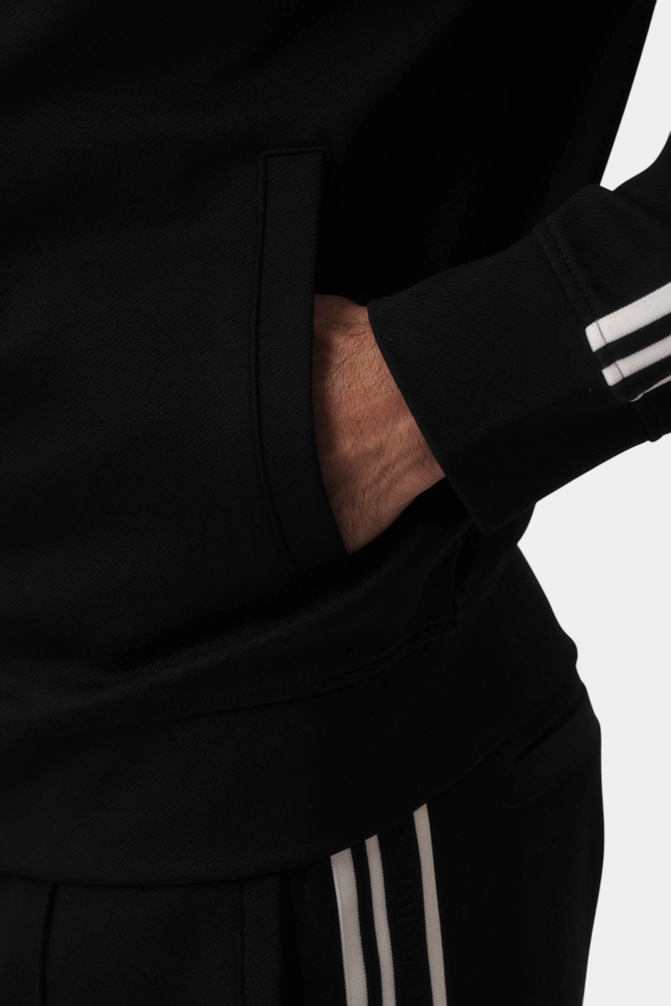 EM001110_AF13488 Толстовка Emporio Armani Белый