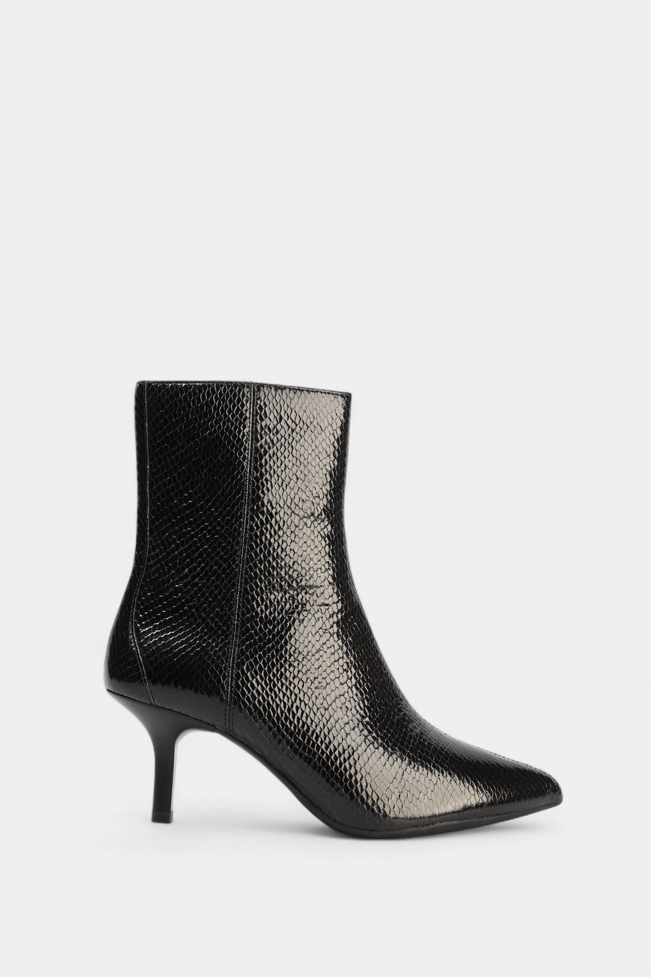 D56YBB000KY Ботильоны Geox Черный