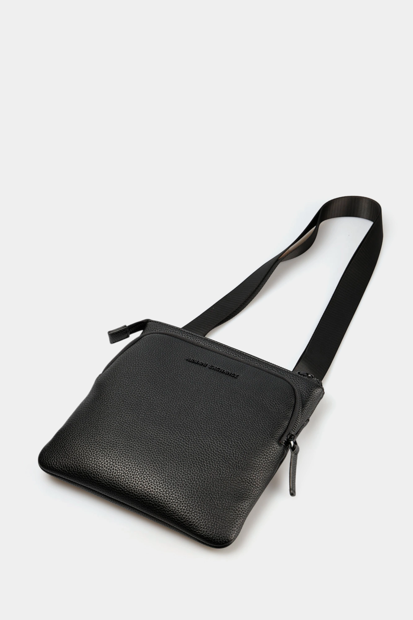 XM002033_AF19929 Сумка Armani Exchange Черный