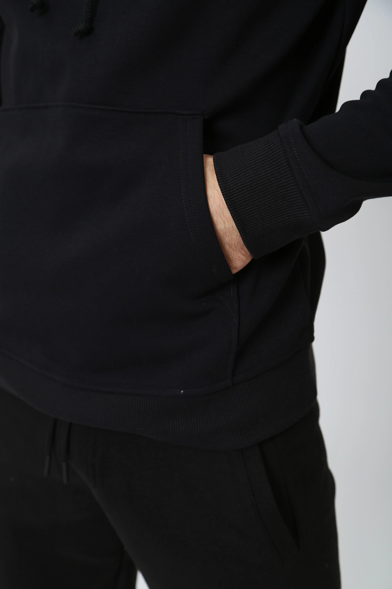 00GMF2W320 Худи Calvin Klein Черный