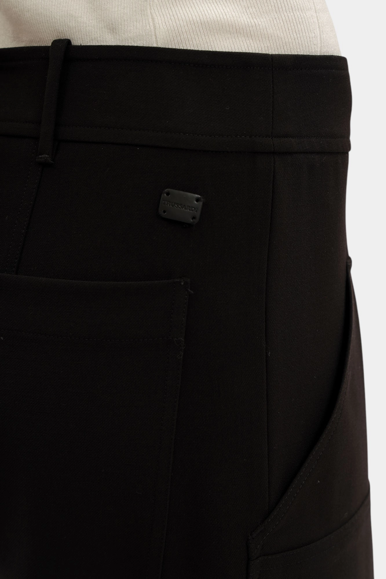 P234A002305N-WP192T54-09RX брюки trussardi