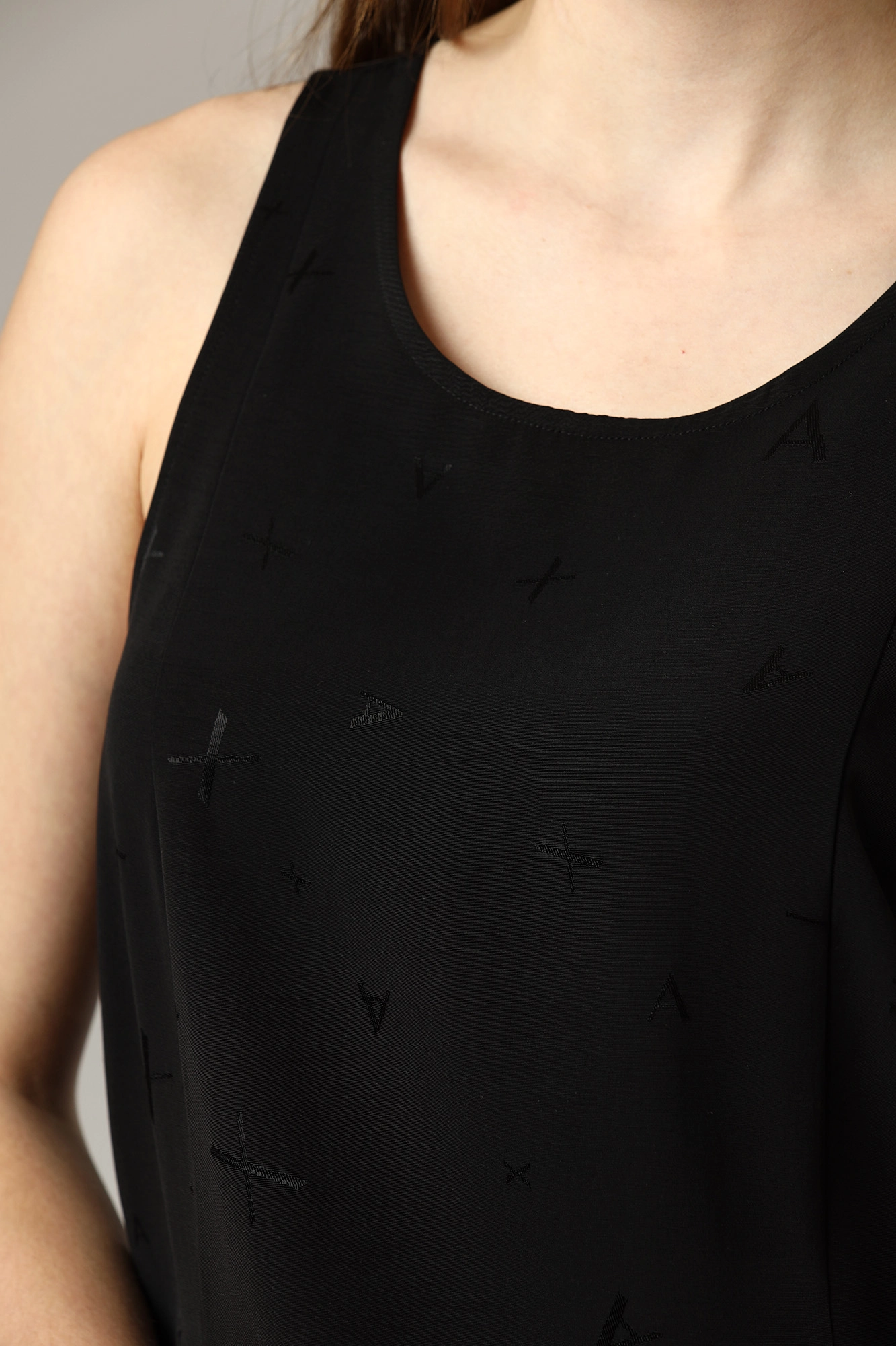 3LYH39_YNWMZ топ armani exchange 