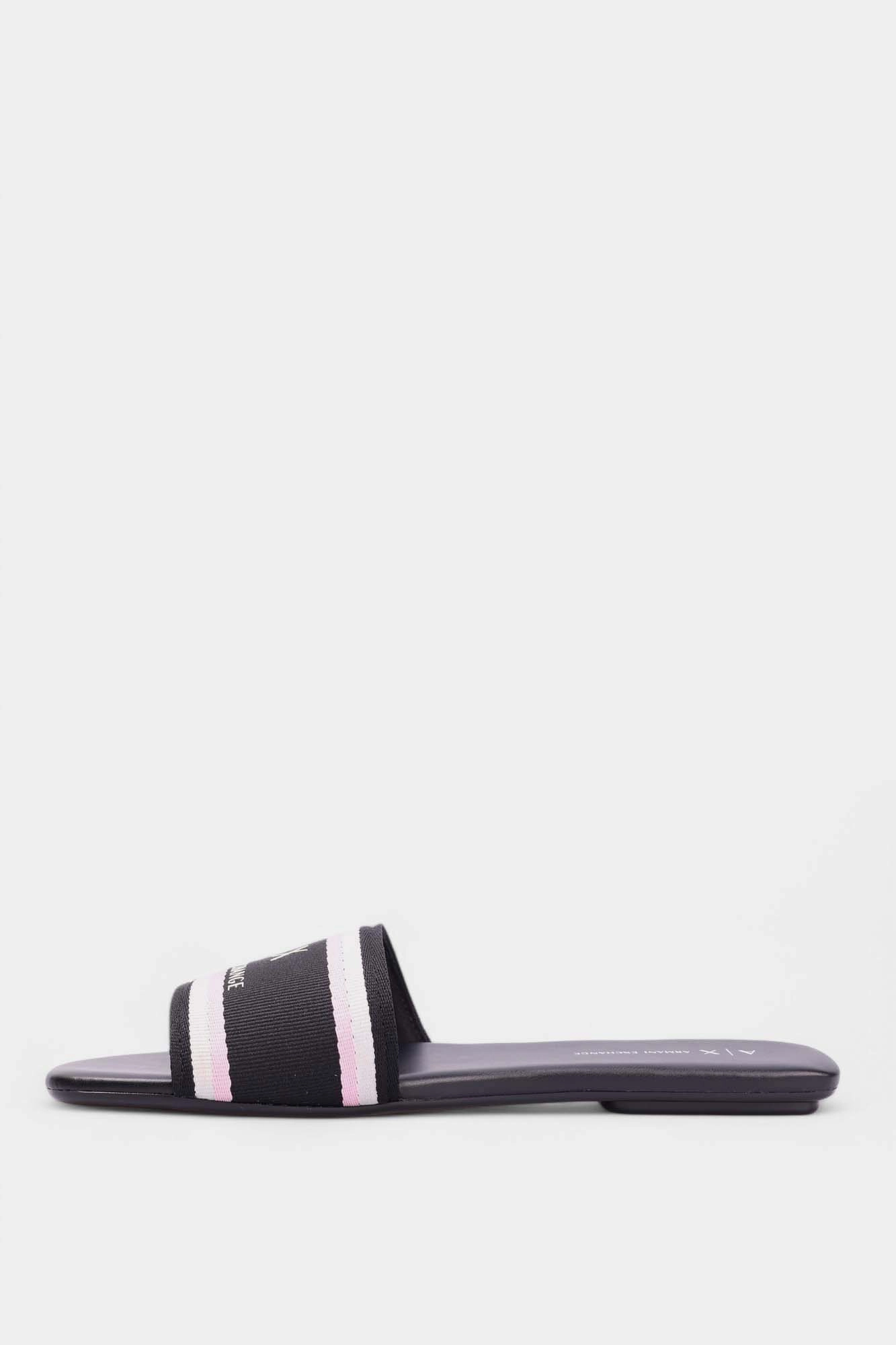 XDP056_XV922 Шлепки Armani Exchange Черный