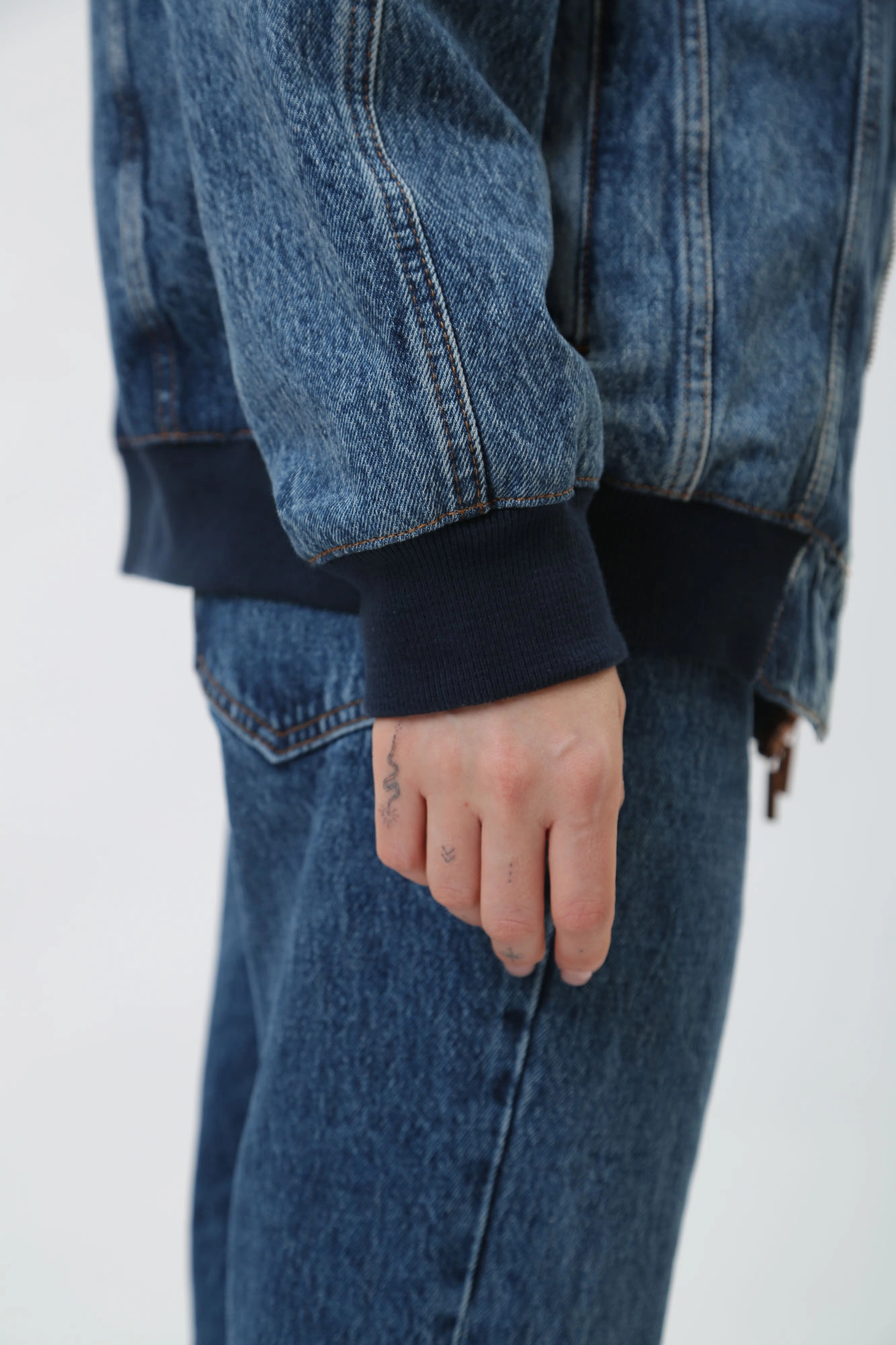 3DYB63_Y16EZ куртка джинсовая armani exchange 