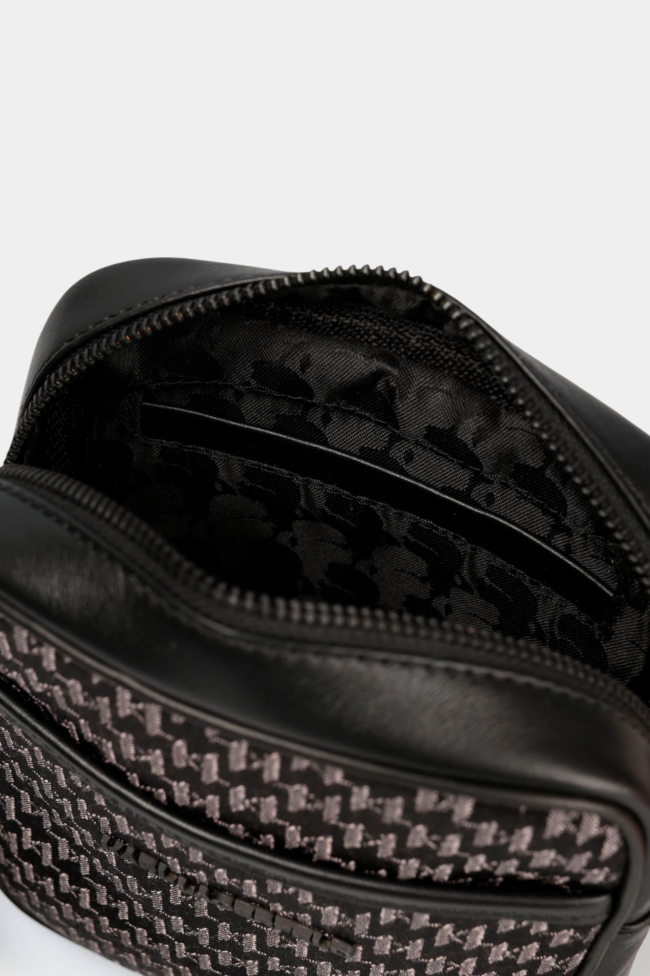 561115_805922 Сумка Karl Lagerfeld Серый