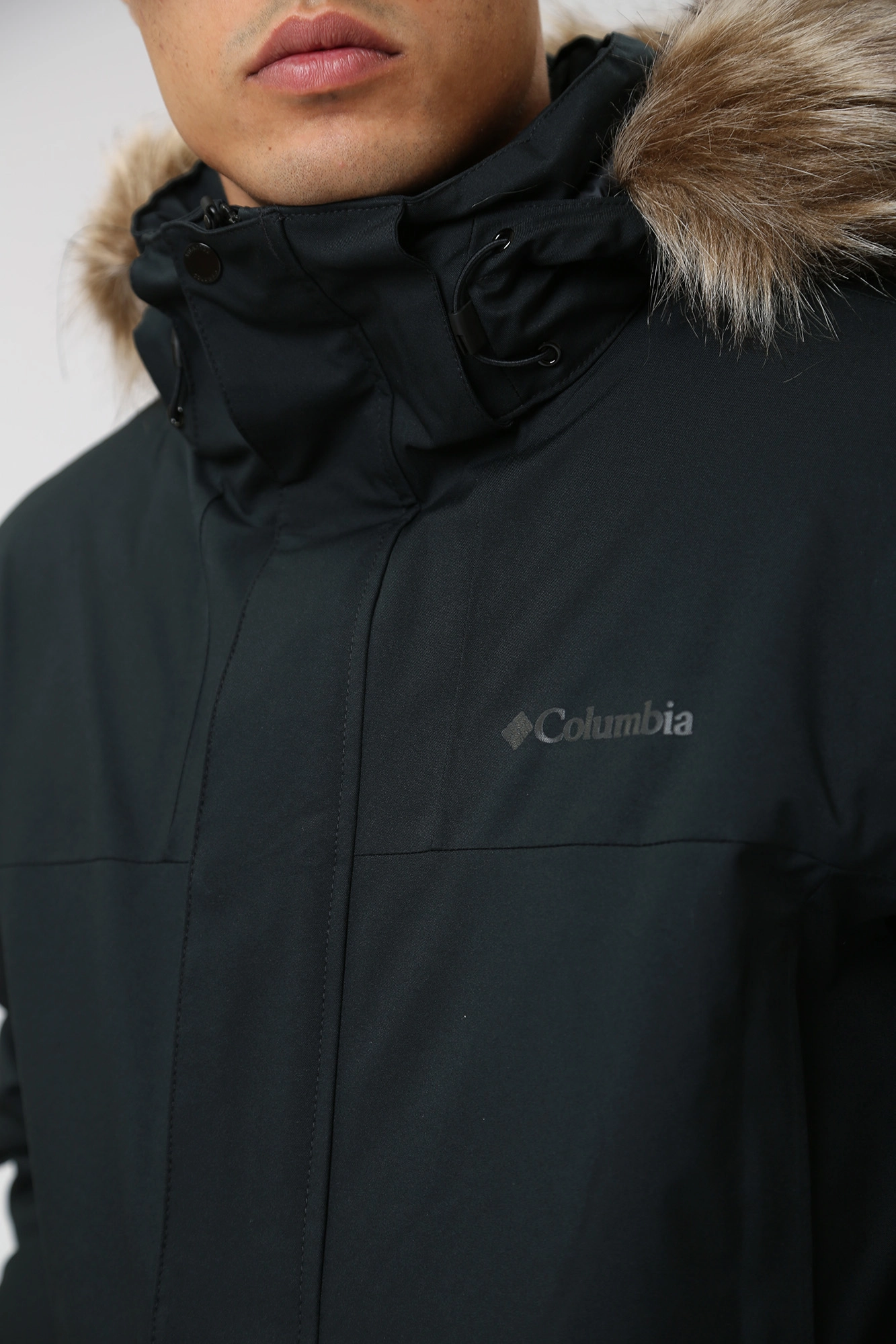 1985561 Пуховик Columbia Черный