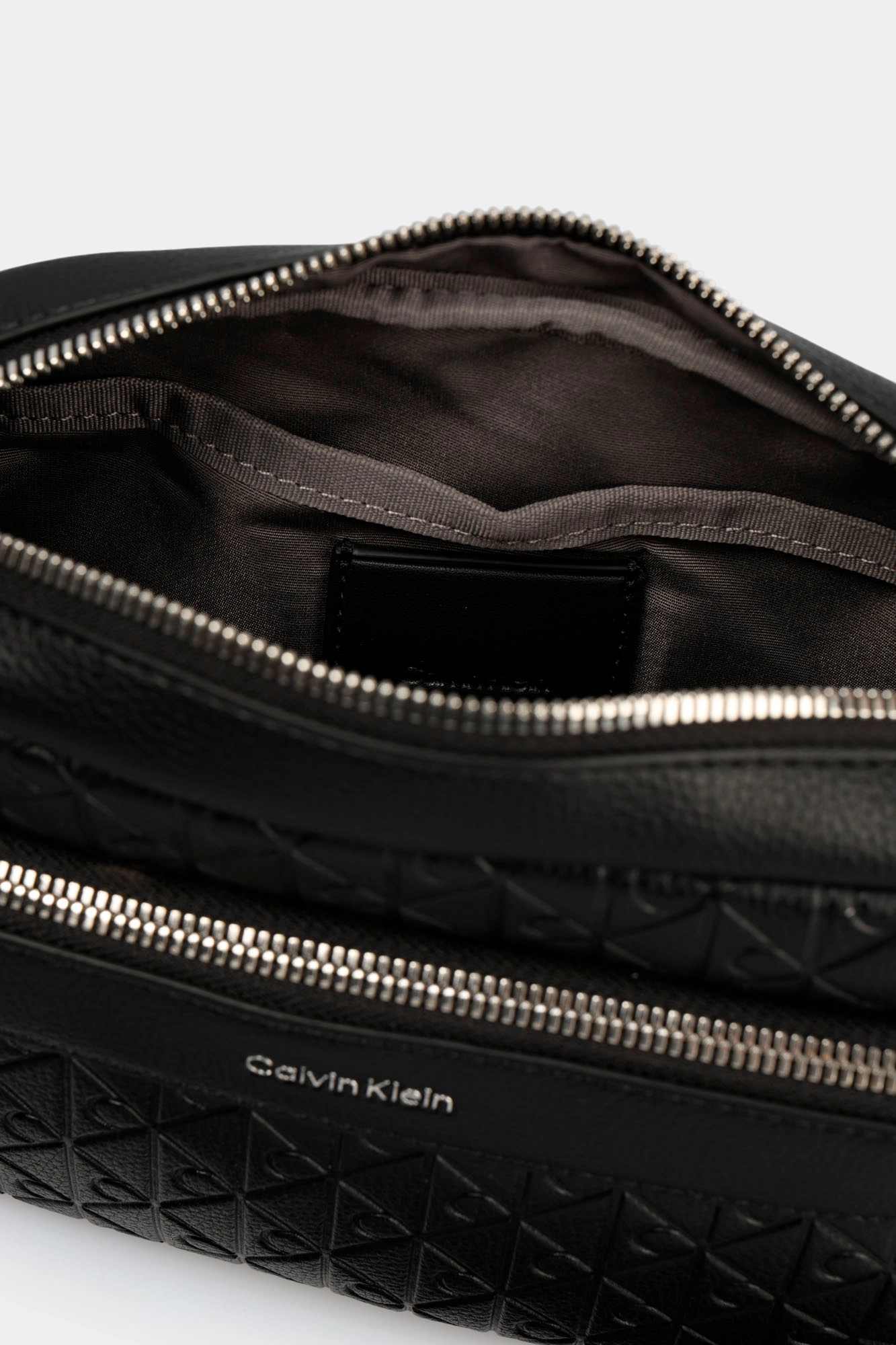 LV04D3203G Сумка Calvin Klein Jeans Черный